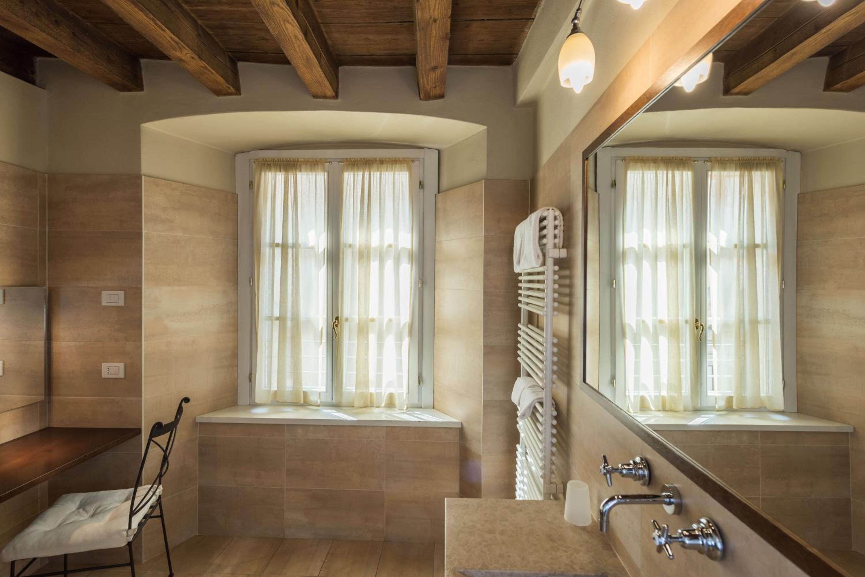 Superior Double Room - Photo 8