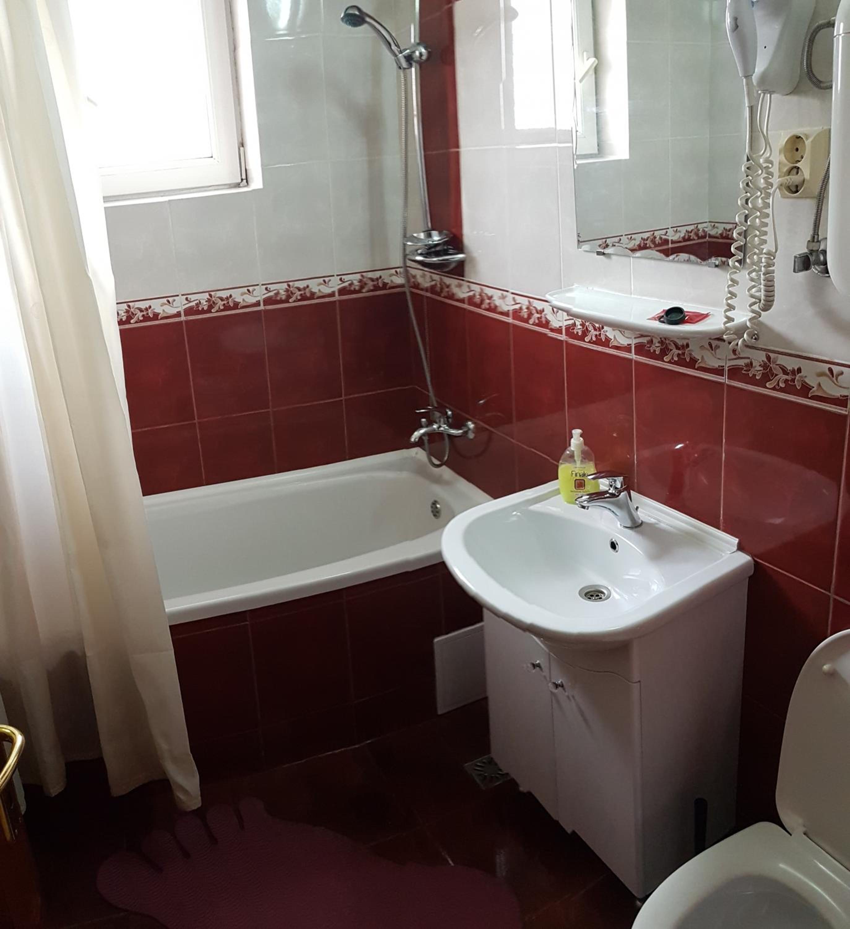 Double Room - Photo 9