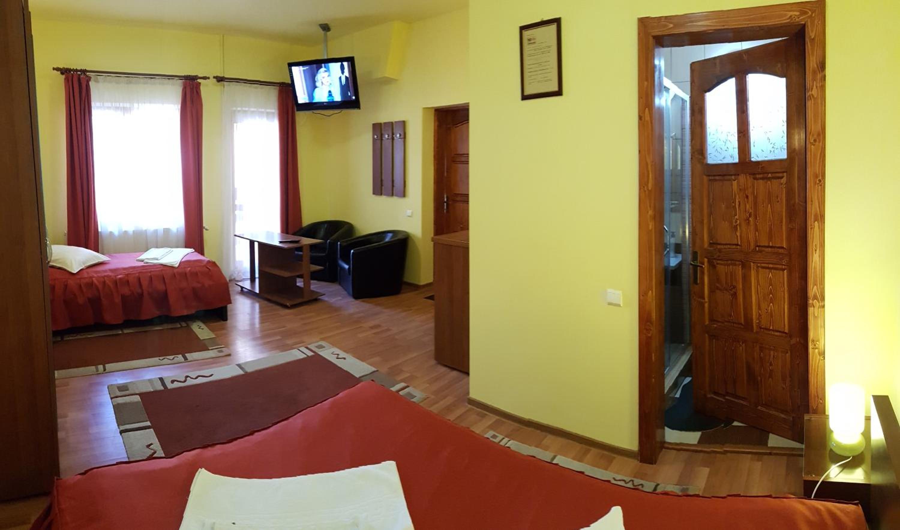Double Room - Photo 6