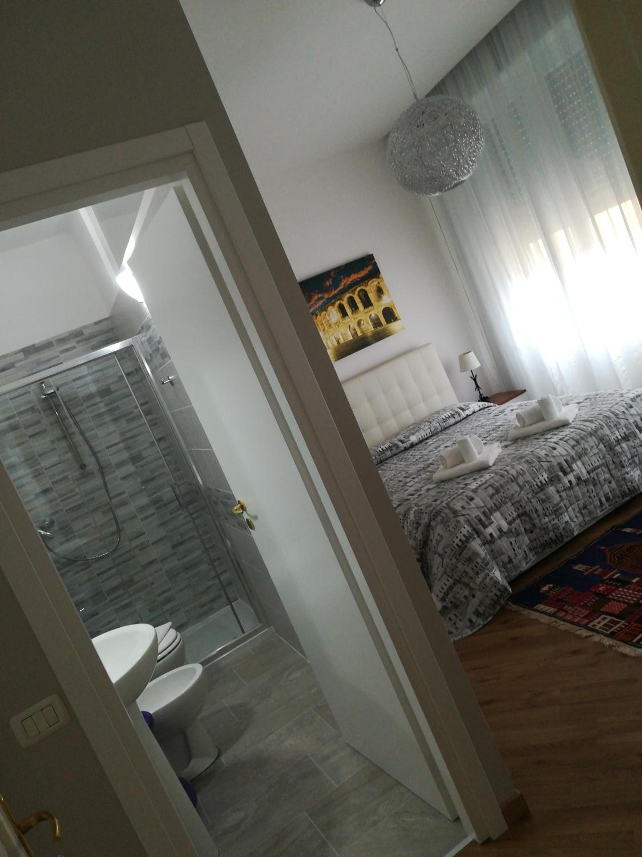 Deluxe Double Room with Private Bathroom - Photo 14