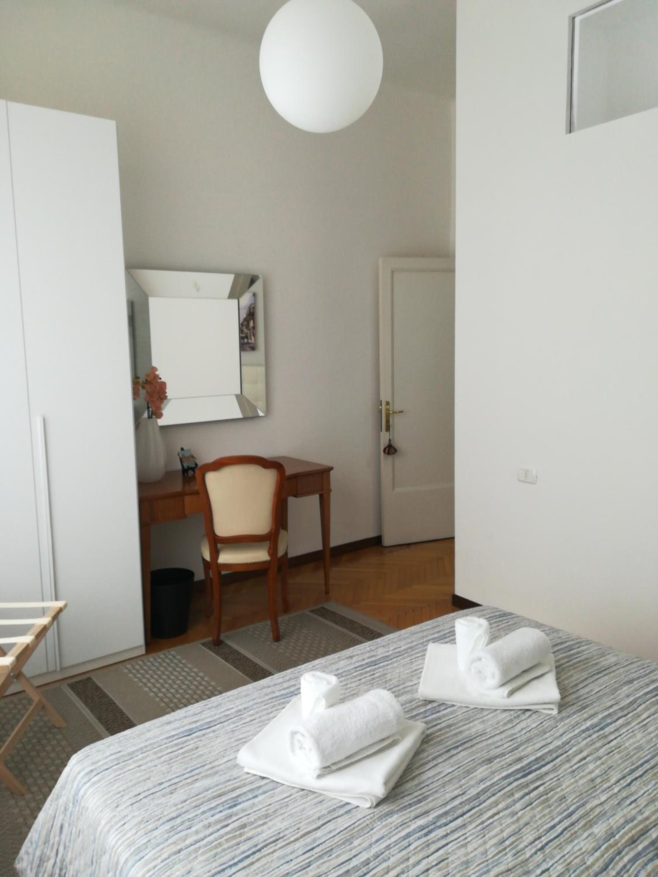 Double Room with Private Bathroom - Photo 4
