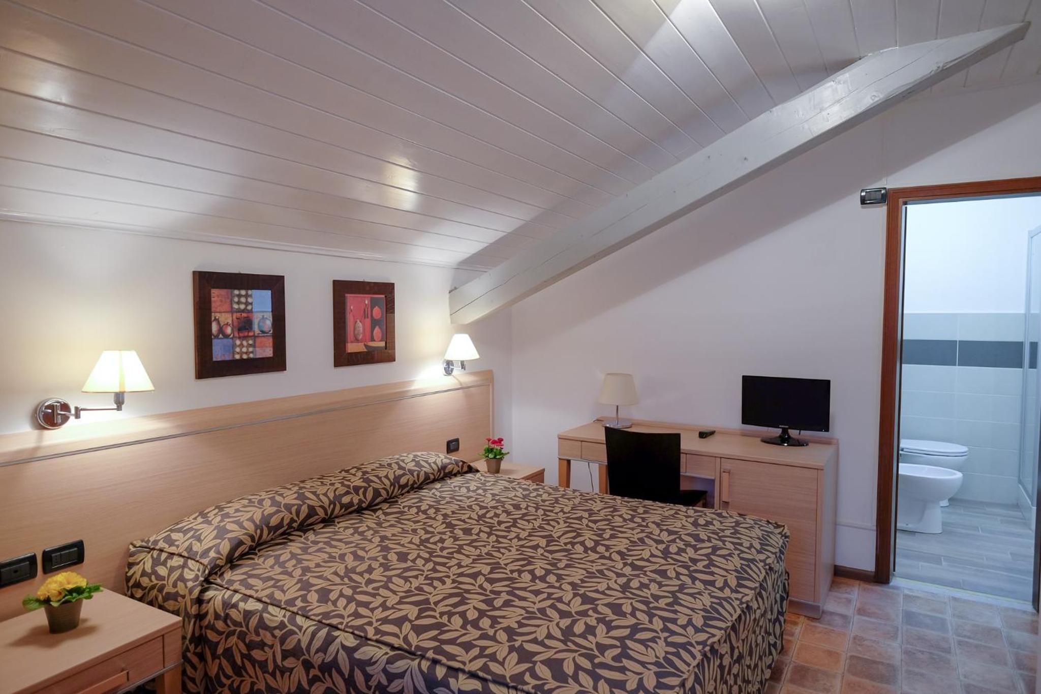 Double Or Twin Room photo 1