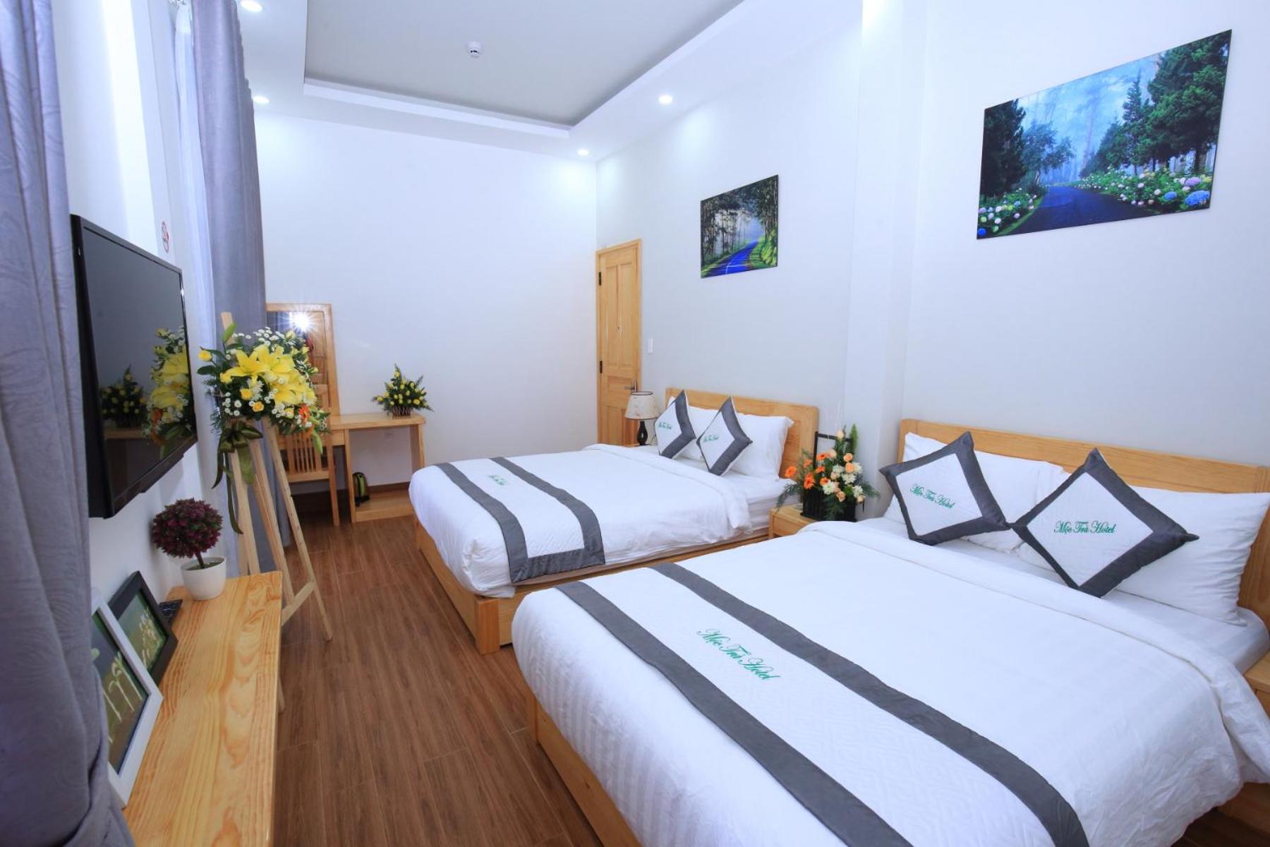 Deluxe Queen Room with Two Queen Beds photo 3