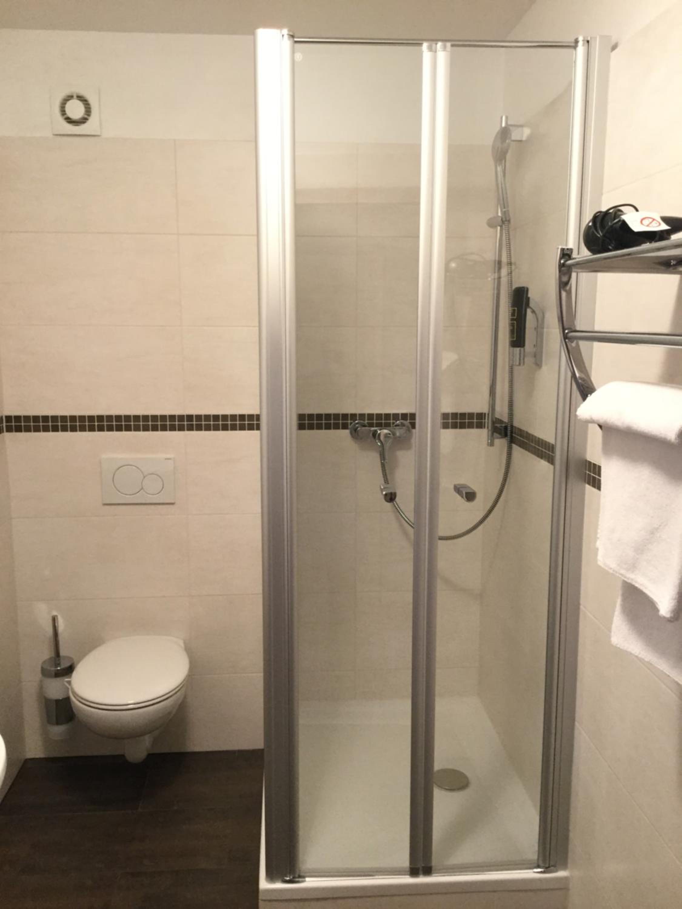 Double Room - Photo 7