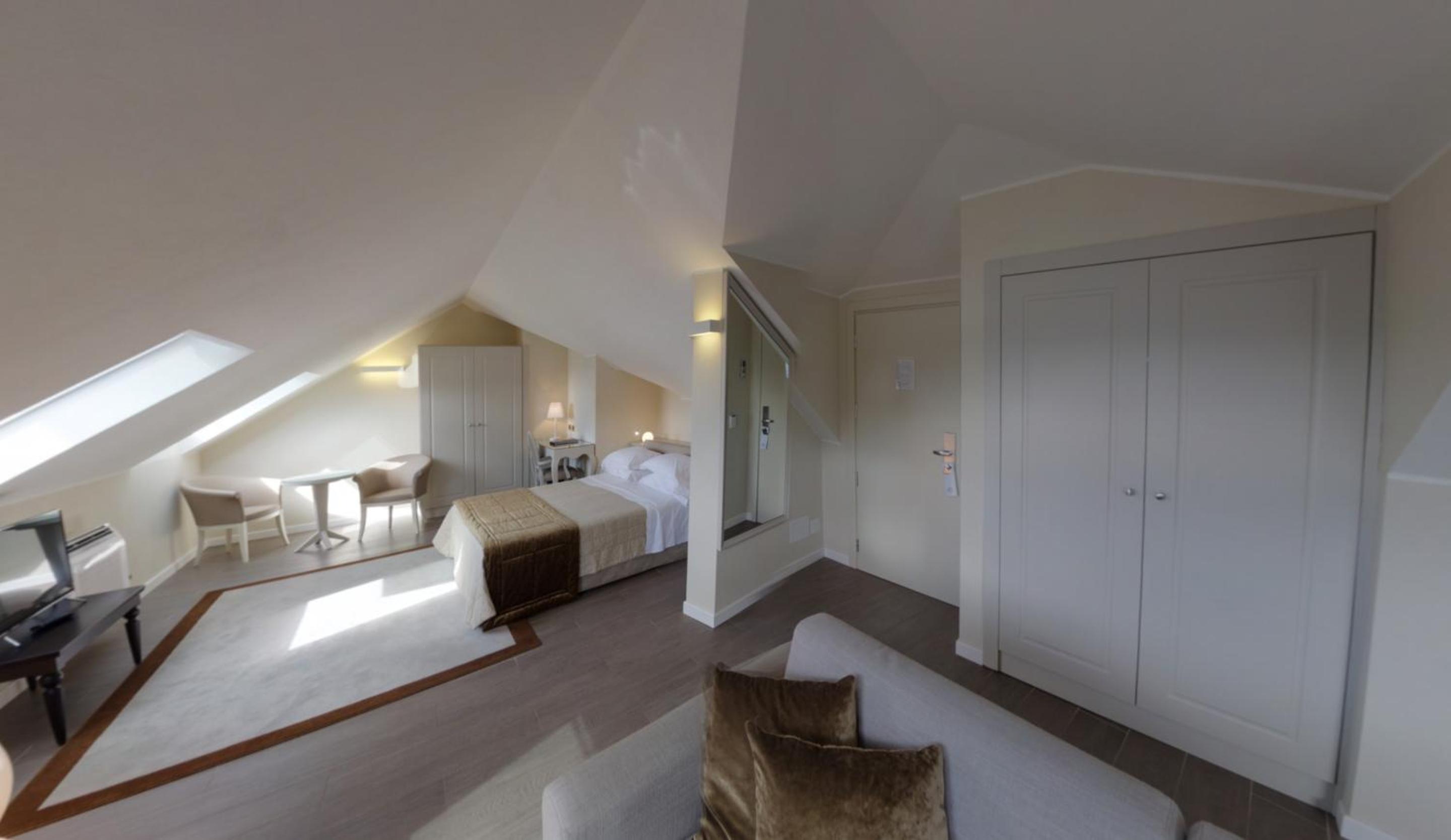 Luxury Suite - Photo 1