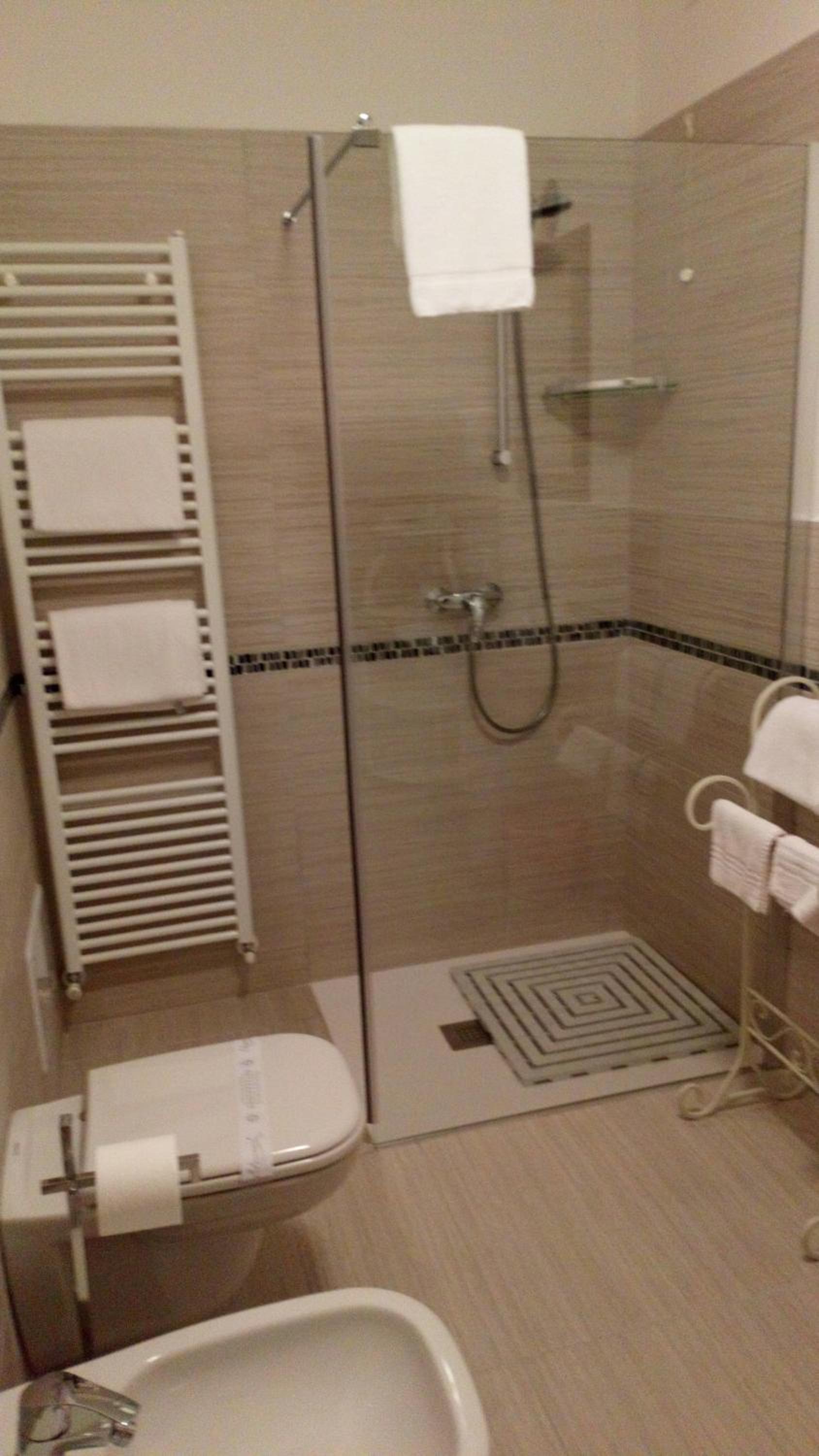 Double Room - Photo 4