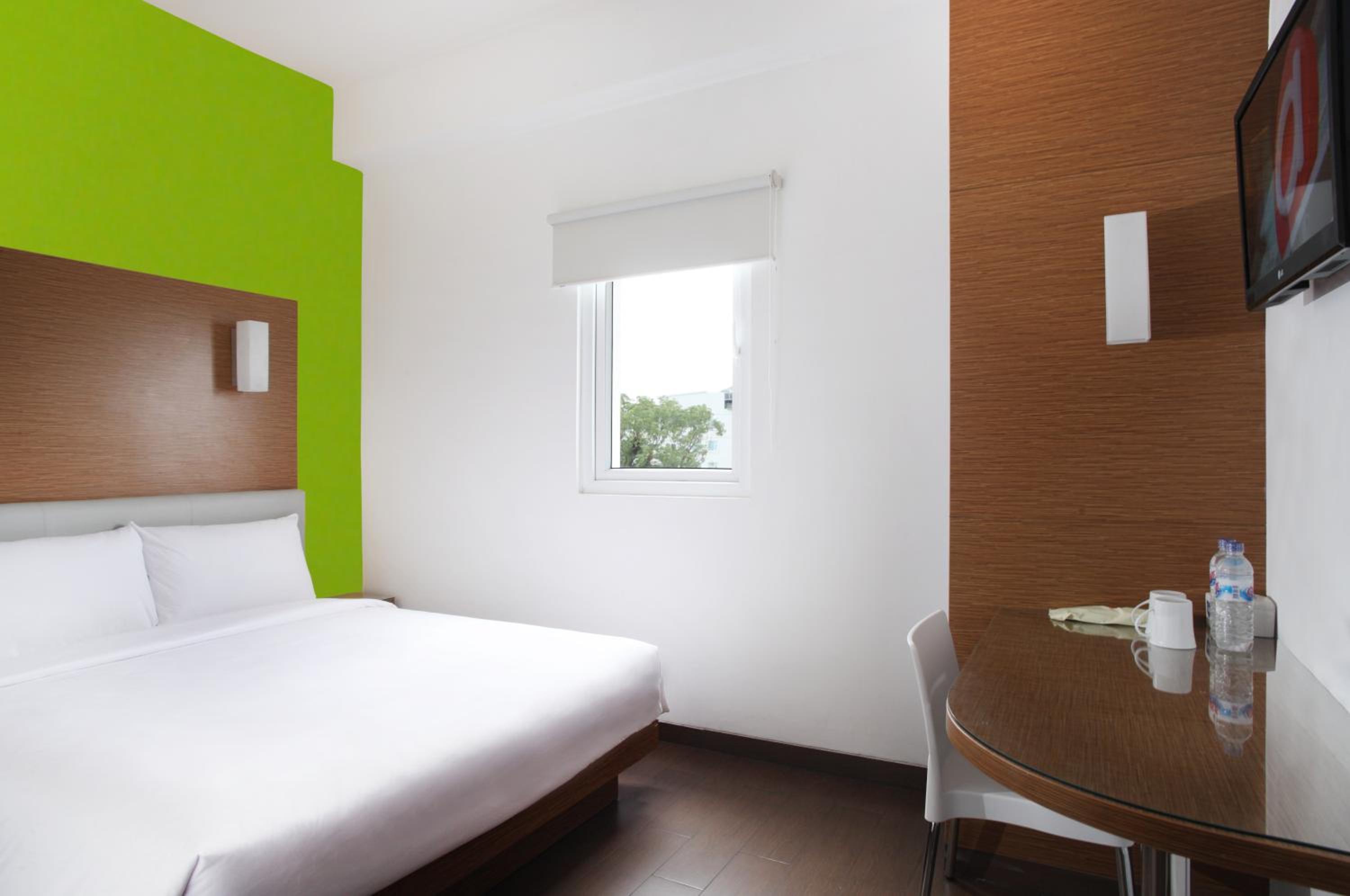 Staycation Offer - Smart Queen Room photo 2