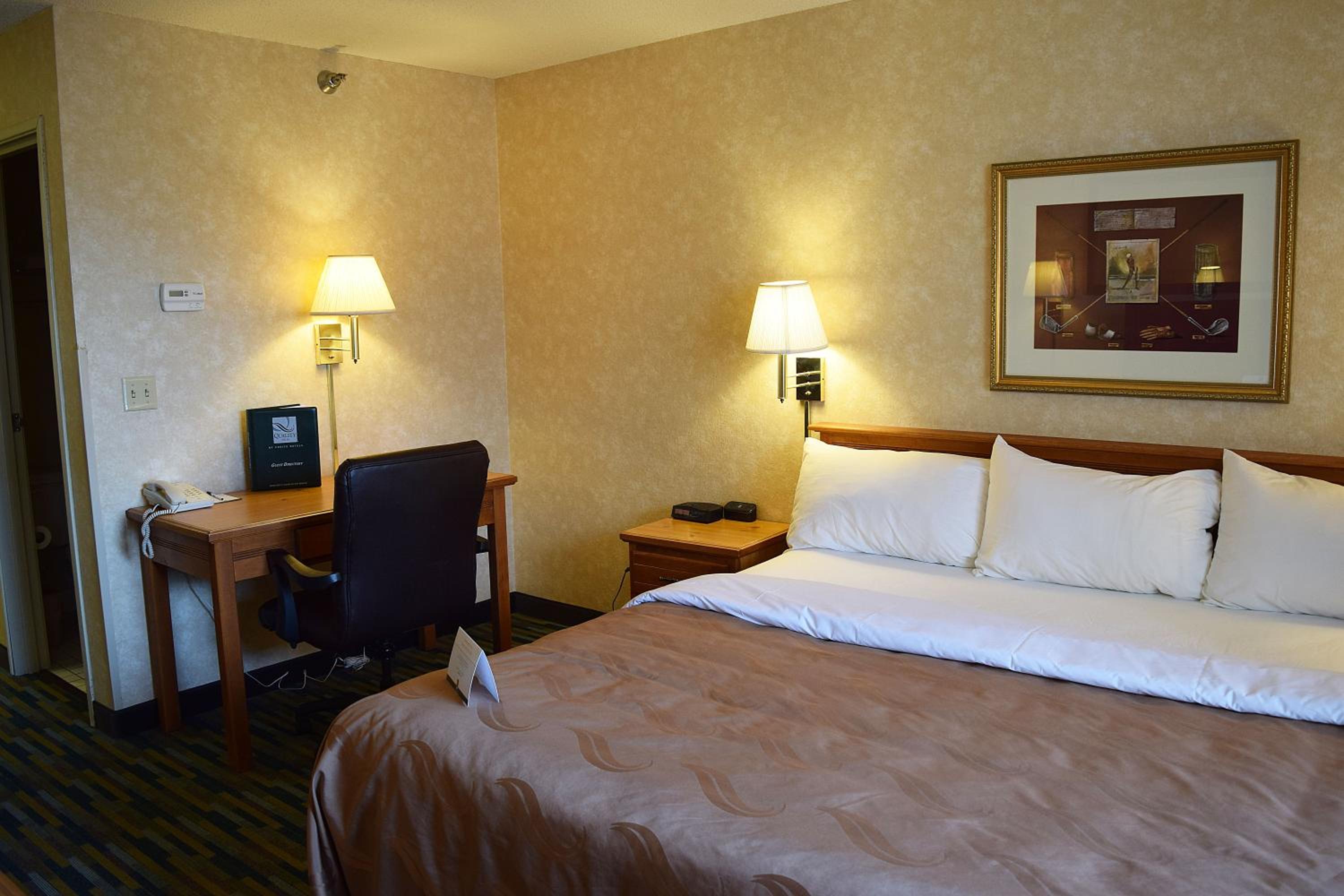 King Room - Non-Smoking - Photo 1
