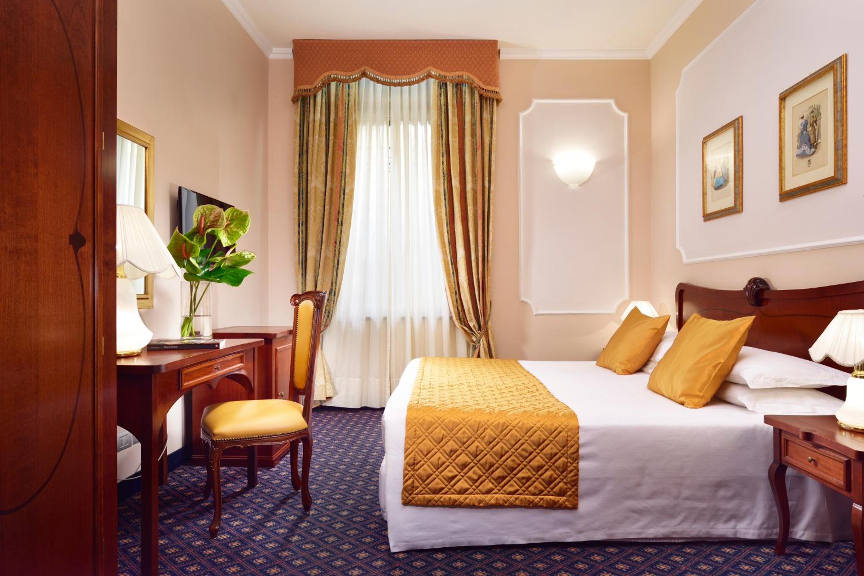 Double or Twin Room - Photo 3