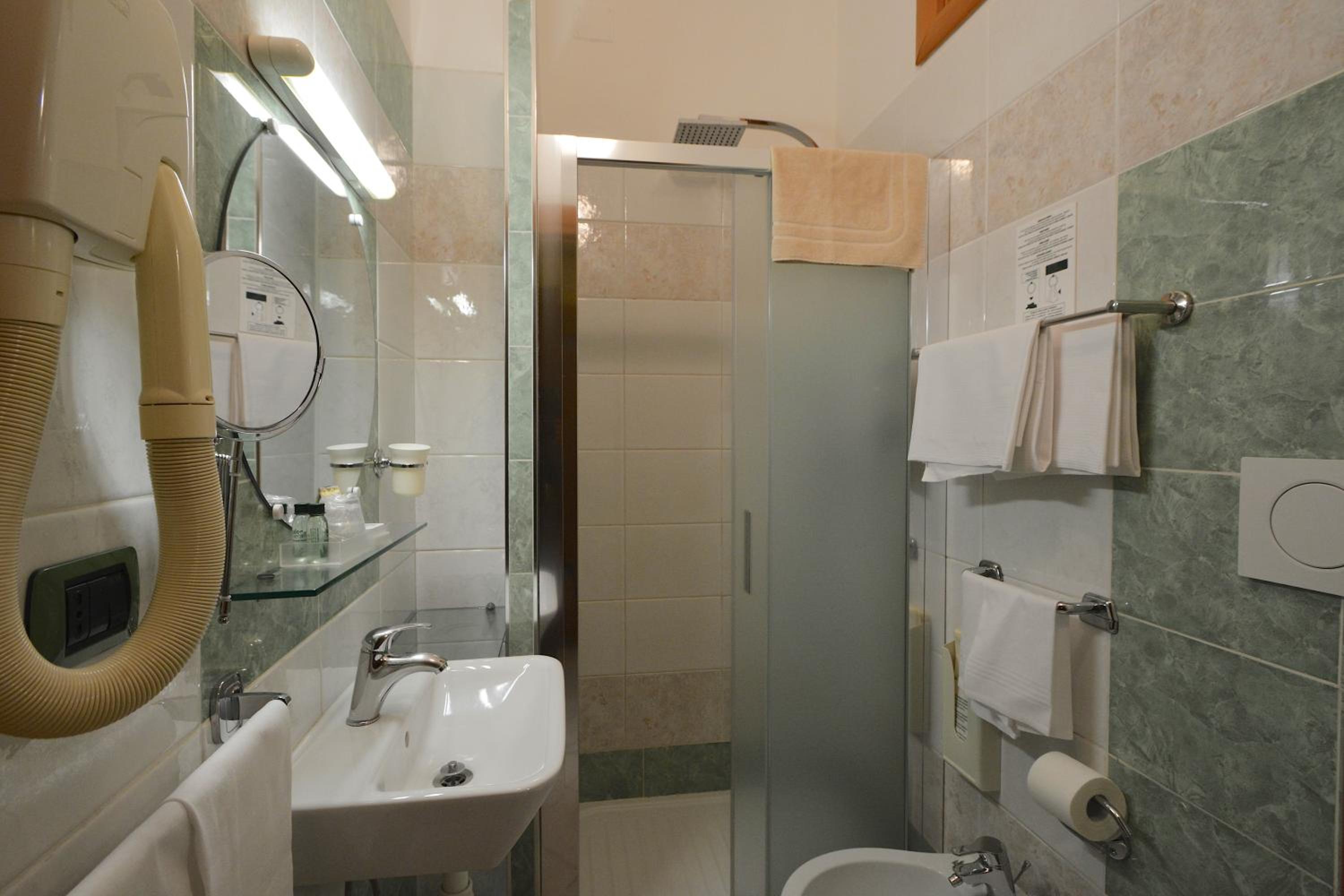 Triple Room - Photo 5