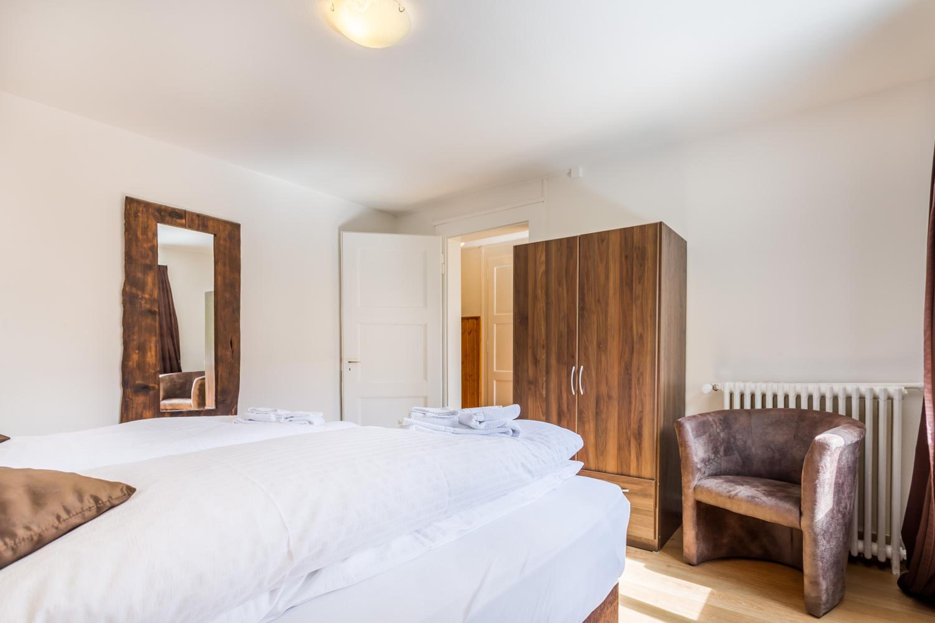 Family Suite with Balcony - Photo 3