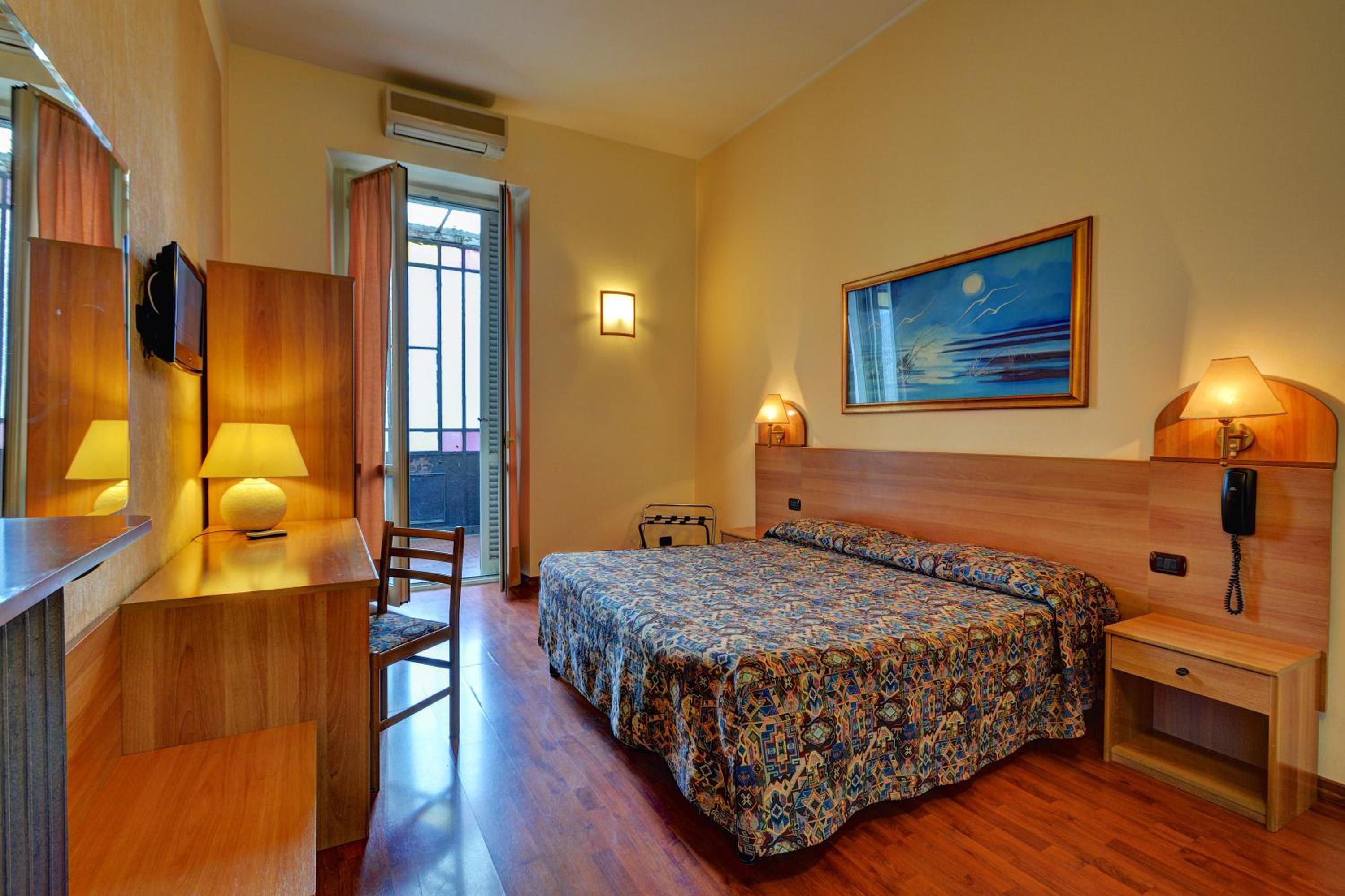 Double Room - Photo 7