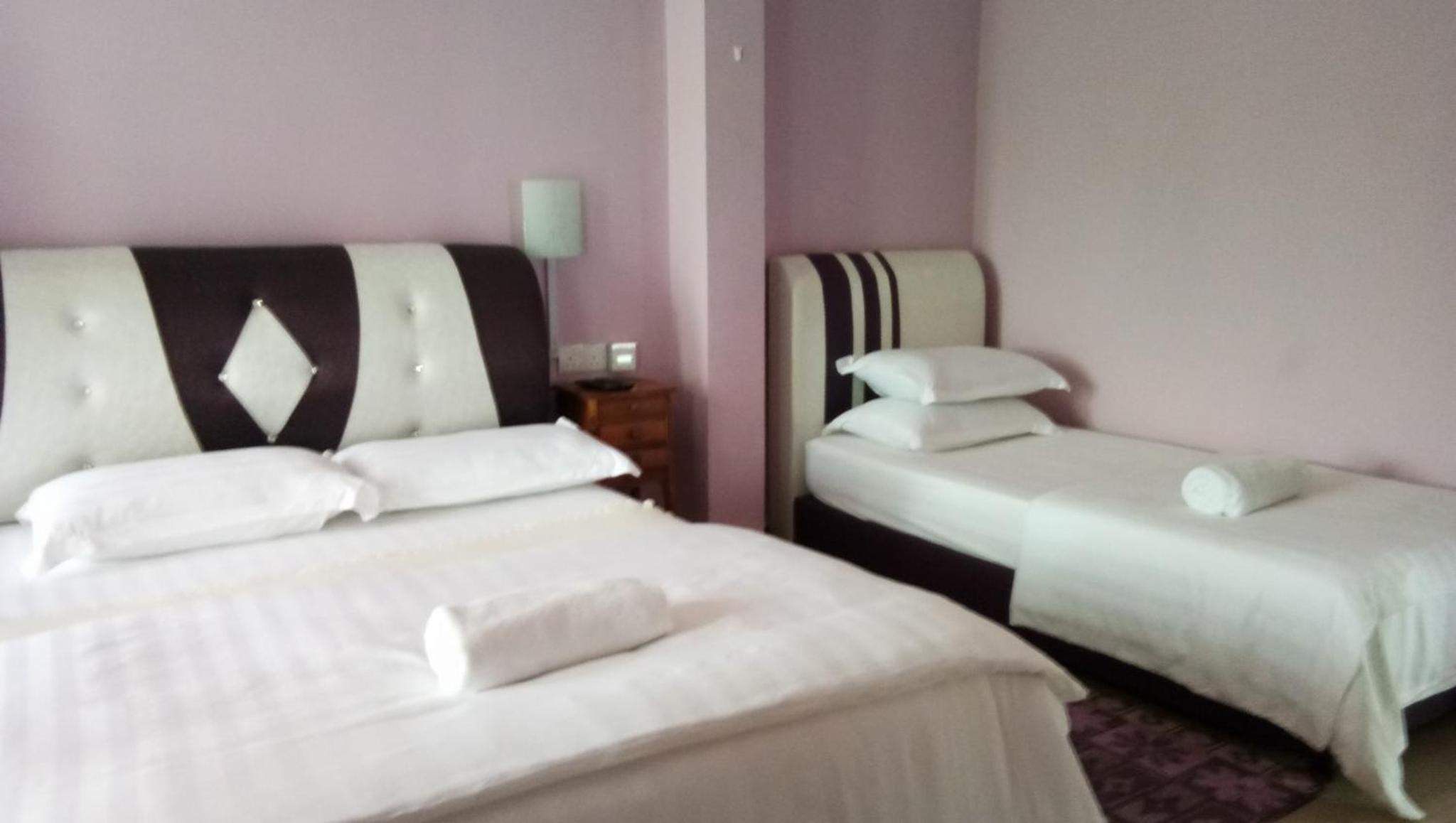 Comfort Triple Room with Shower photo 2