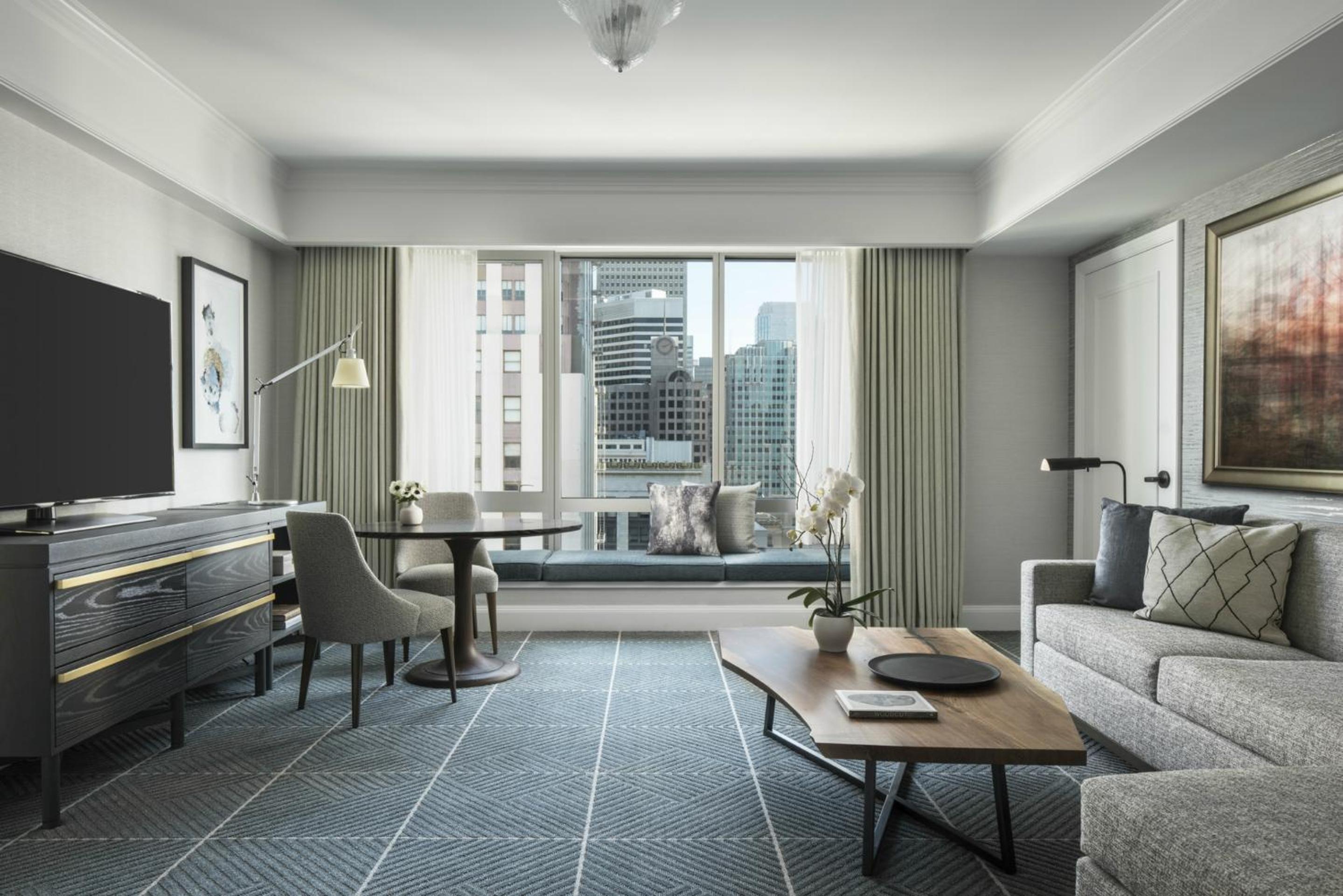 Deluxe One-Bedroom Suite
