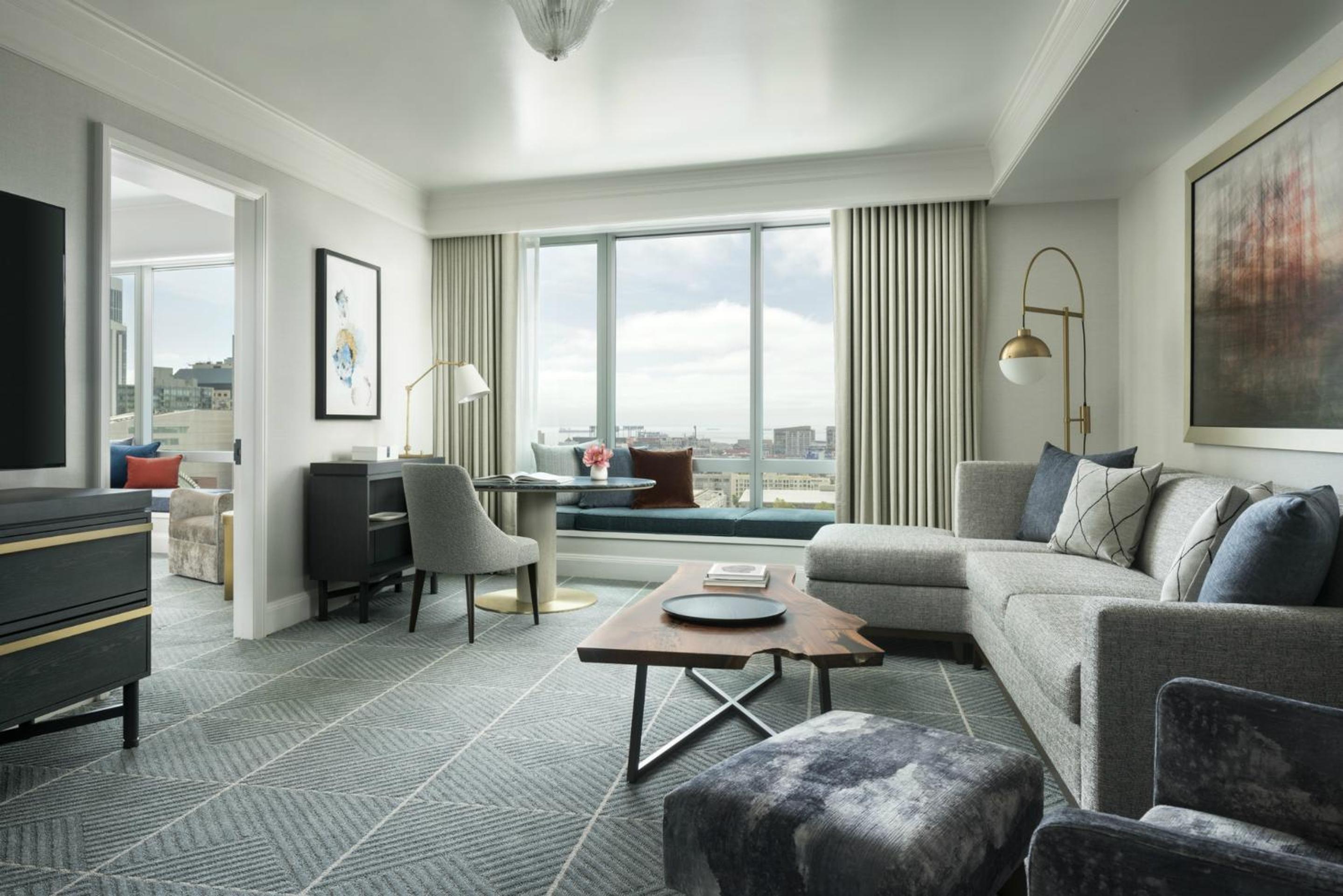Executive Suite - Photo 1