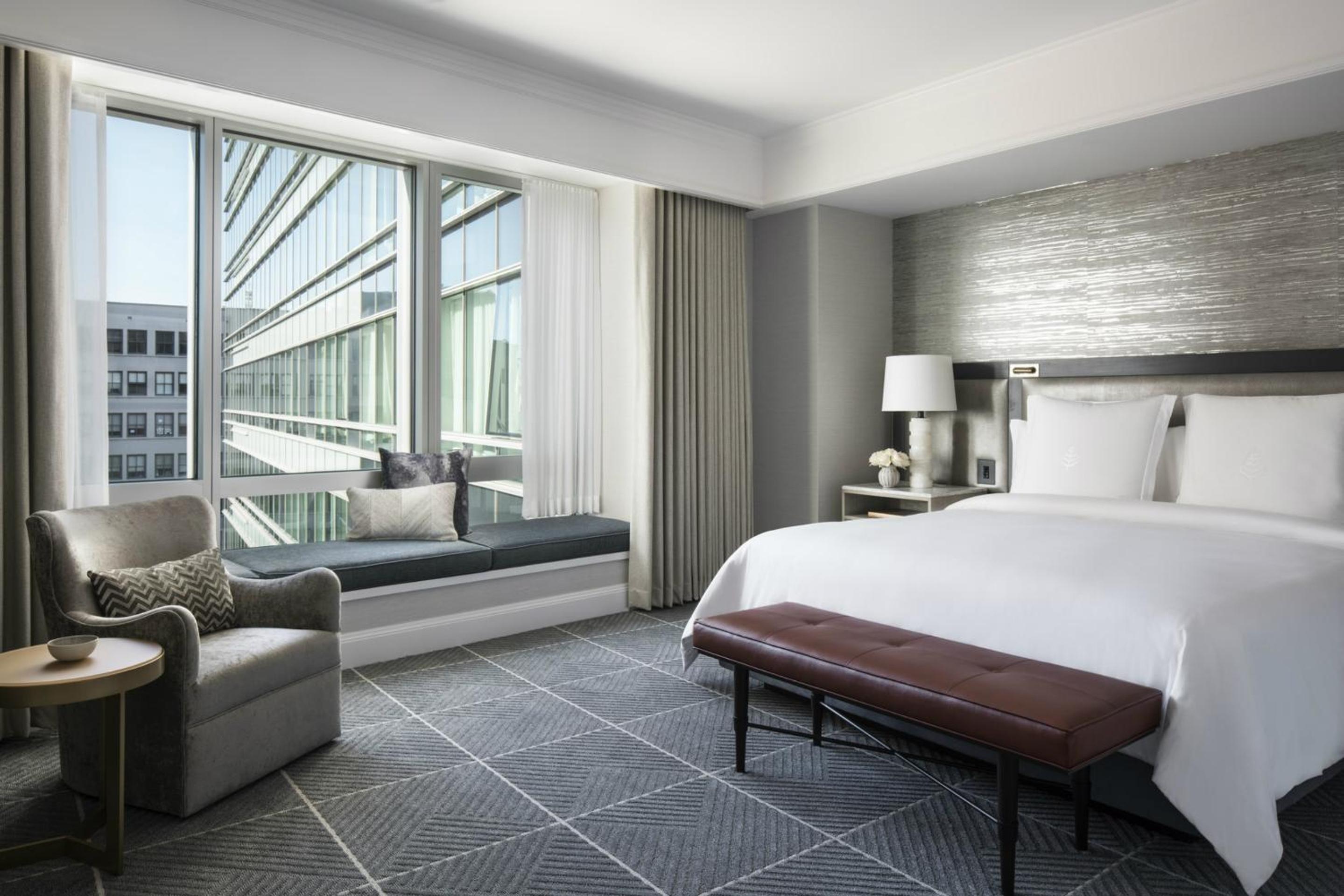 Premier King Room - Photo 3