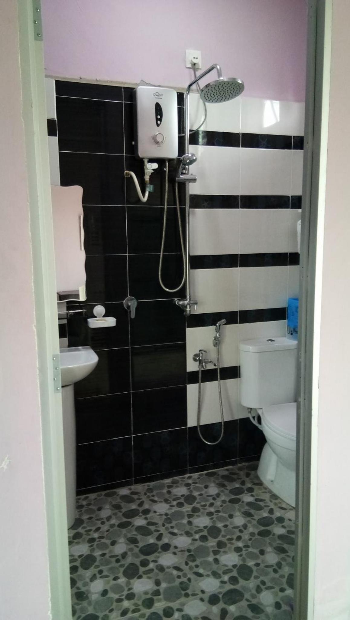 Comfort Triple Room with Shower photo 3
