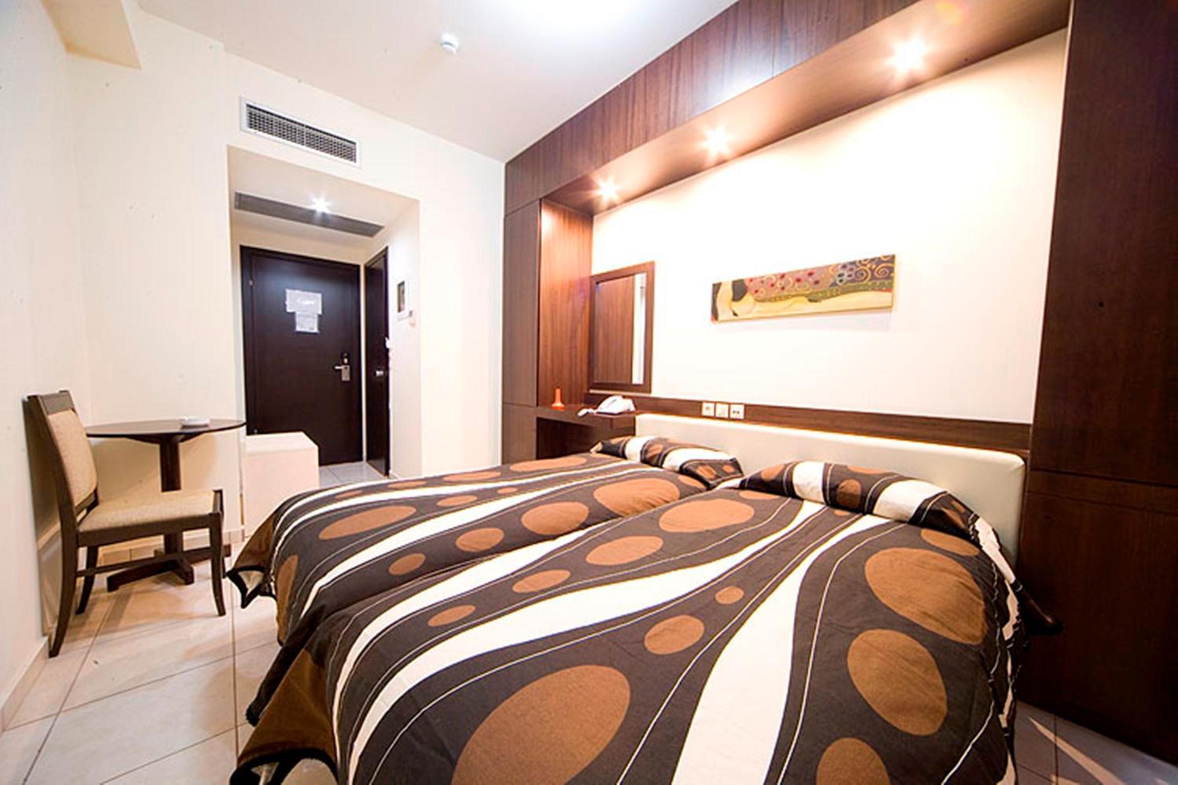Standard Double or Twin Room with Balcony - Photo 2