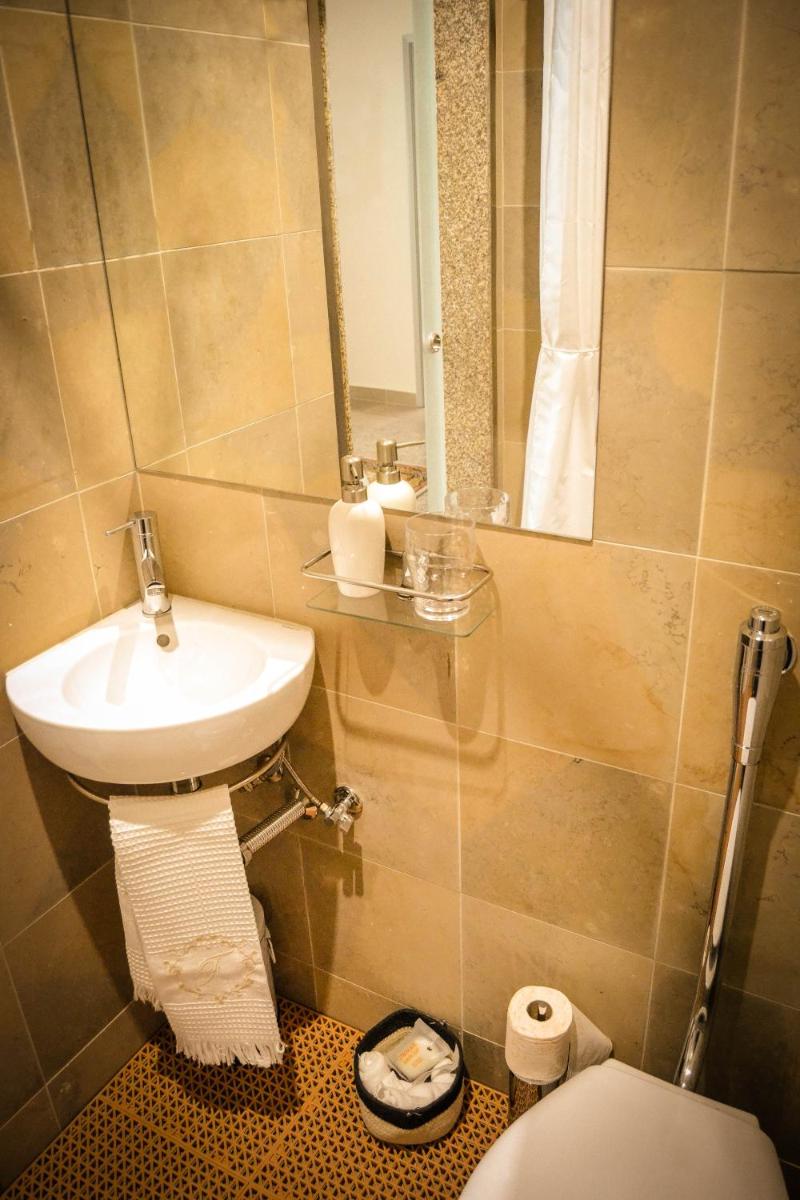 Double Room with Private Bathroom photo 1