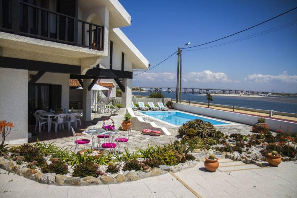 Villa photo 2
