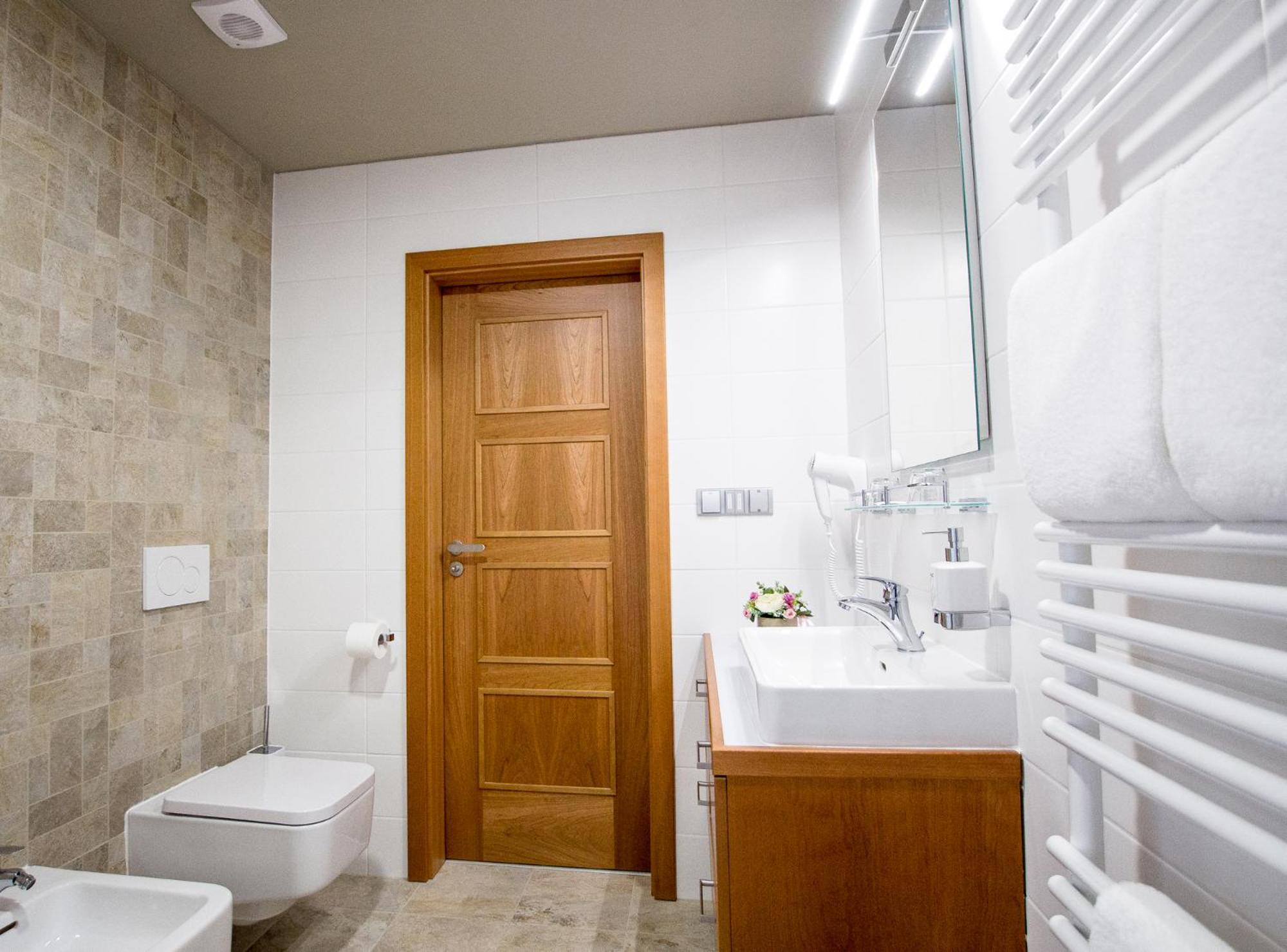 Deluxe Double or Twin Room, photo 7