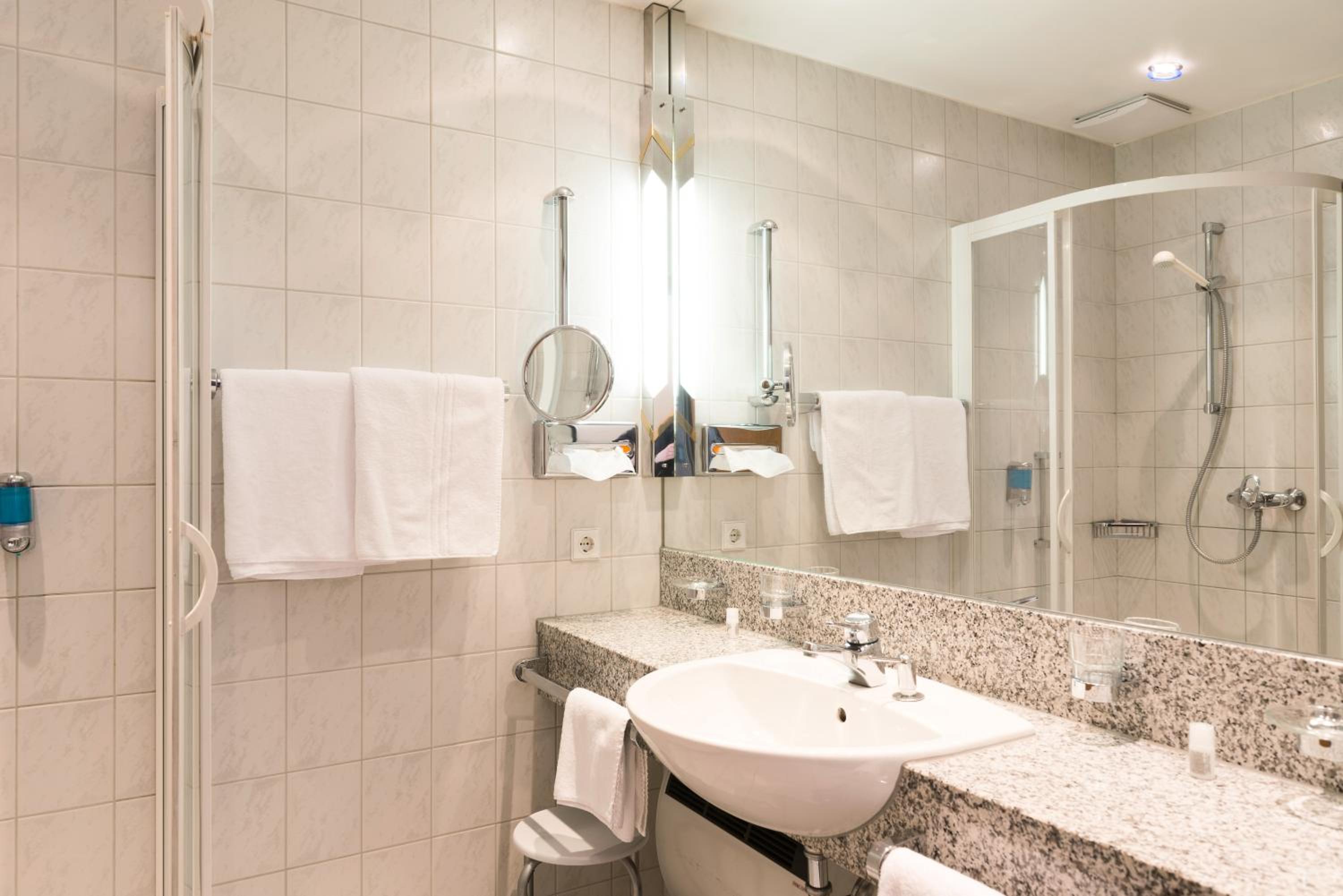 Double Room - Photo 12
