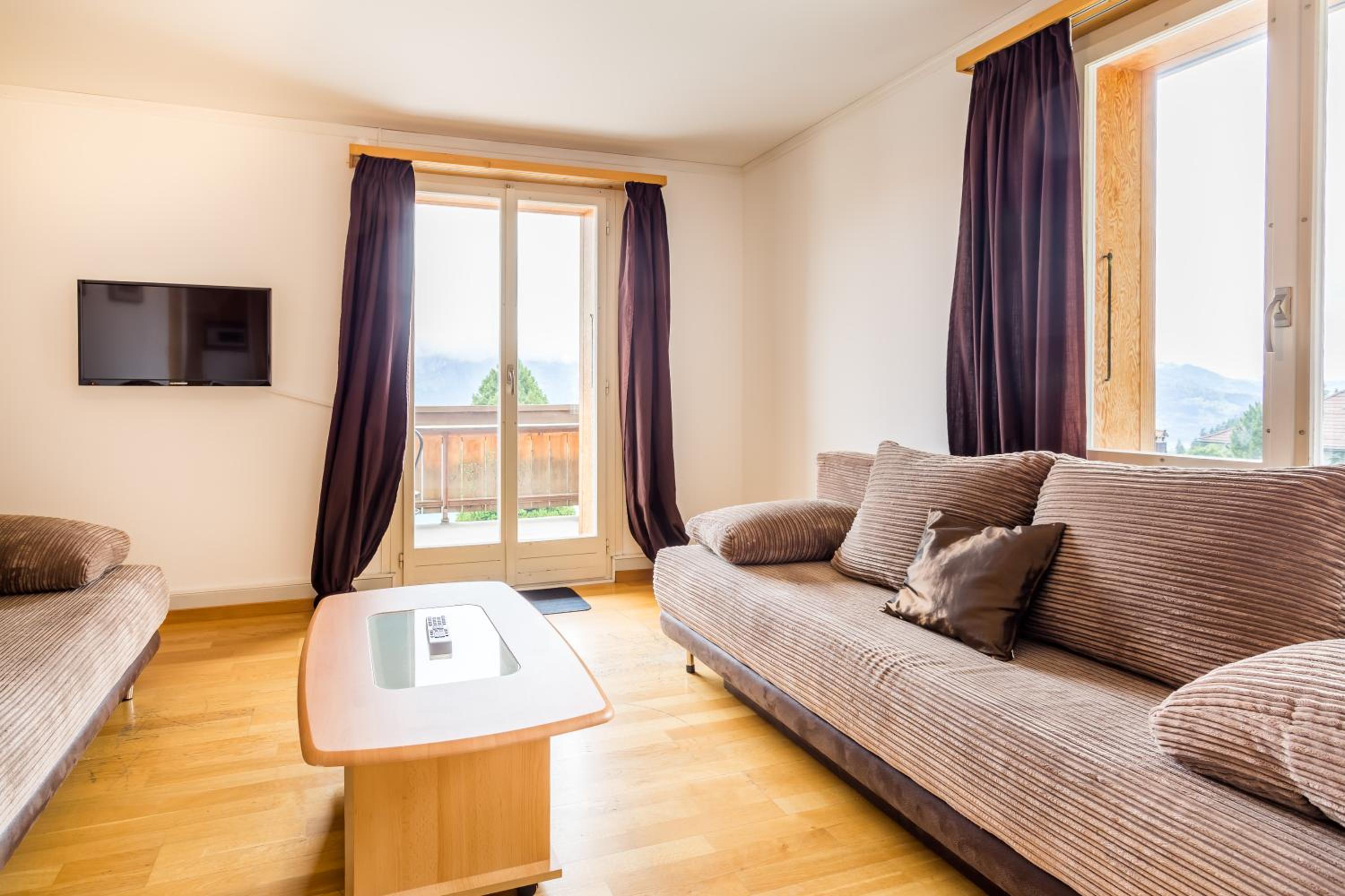 Comfort Apartment with Lake View - Photo 4