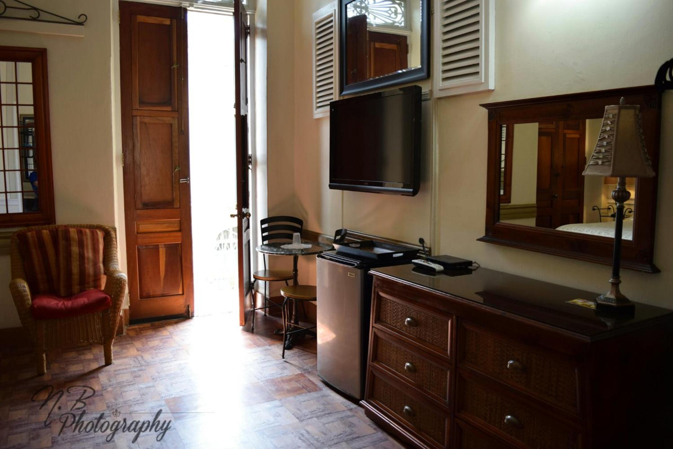 King Room with Balcony photo 2