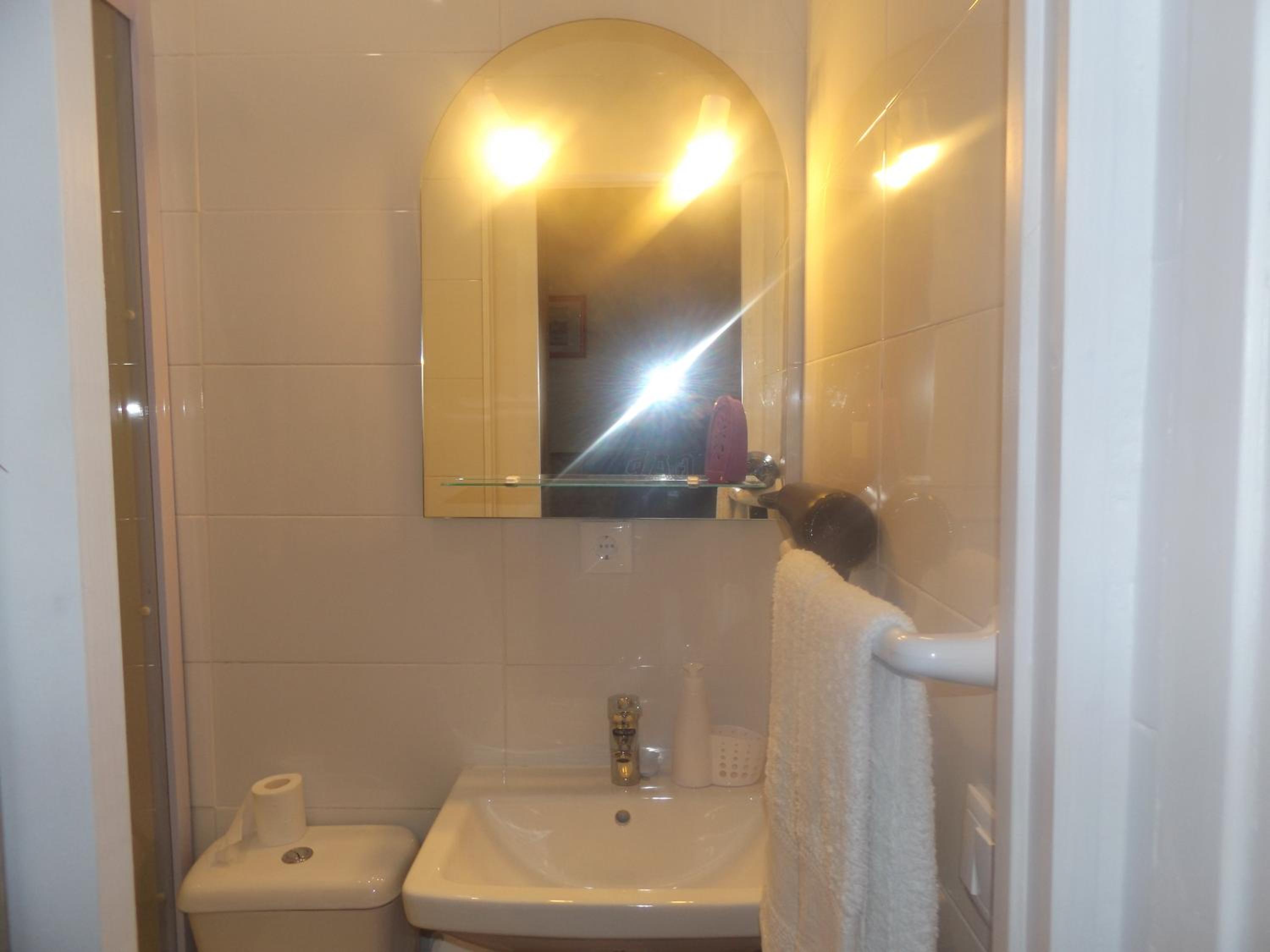Double Room - Photo 2