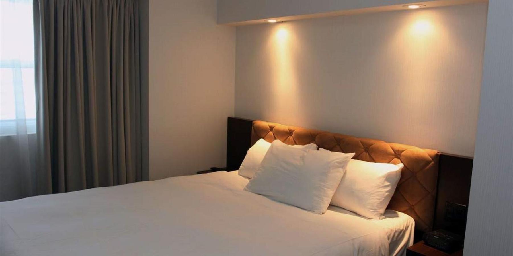 Standard Room, 1 Queen Bed