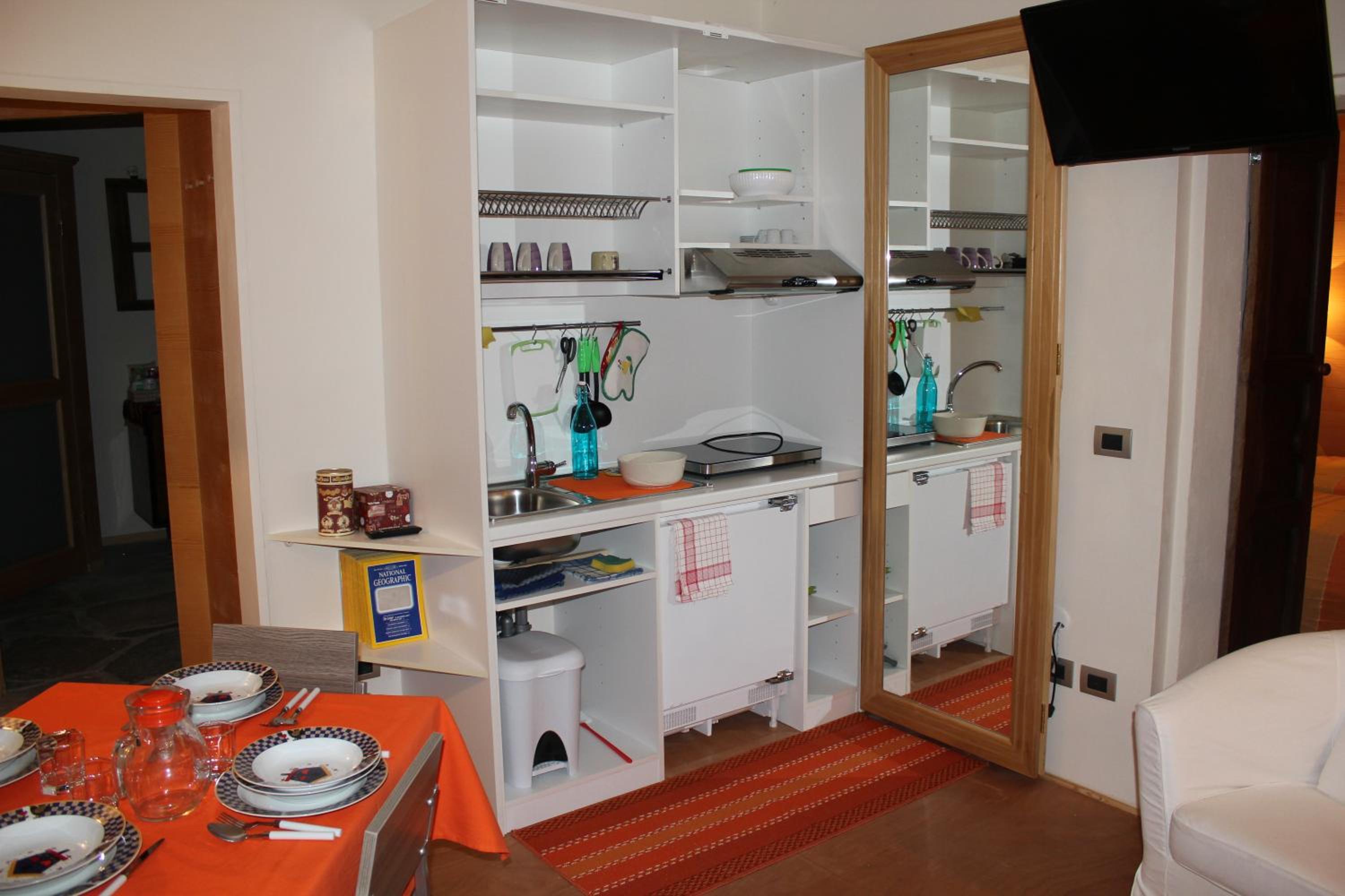 Two-Bedroom Apartment - Photo 4