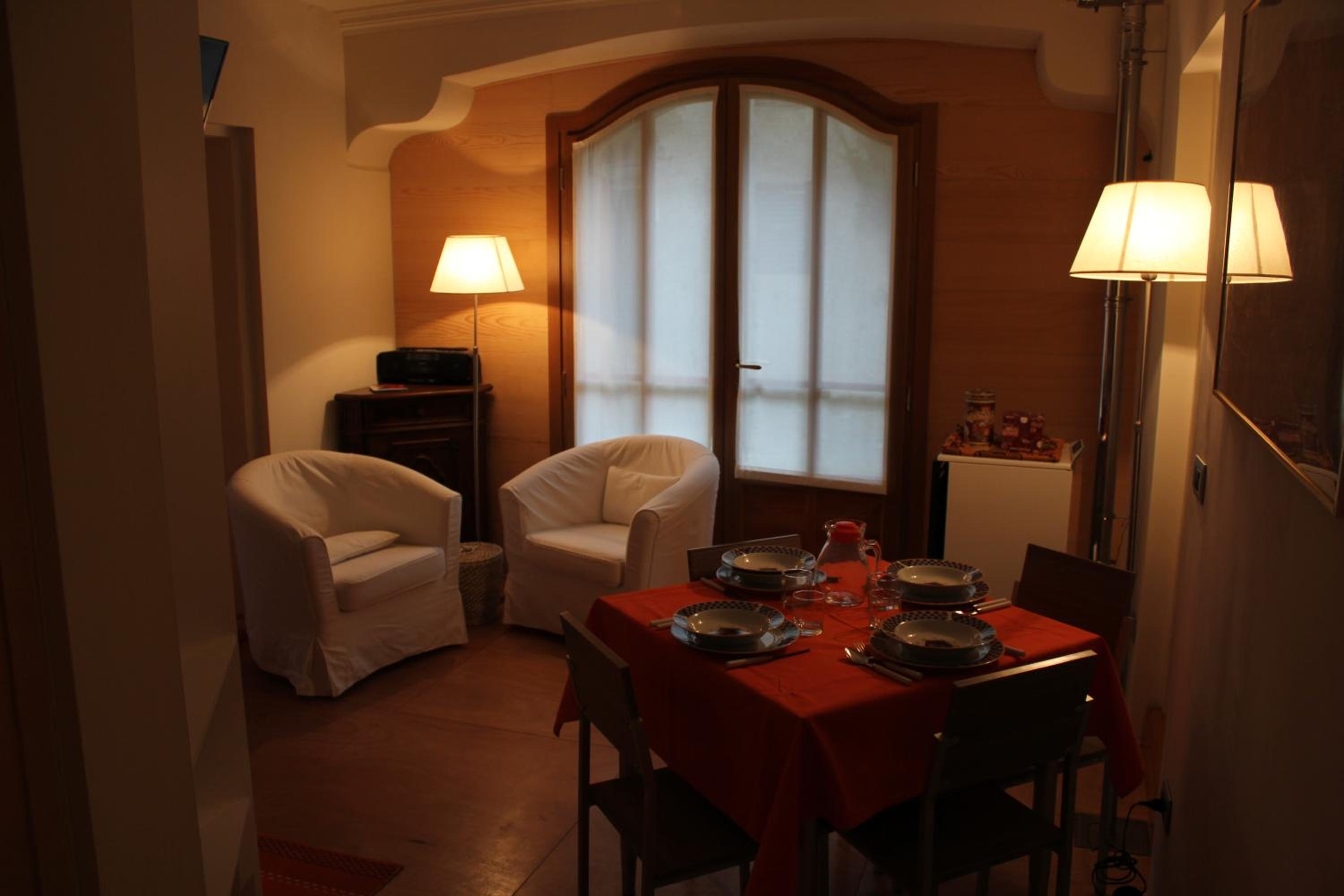 Two-Bedroom Apartment - Photo 2
