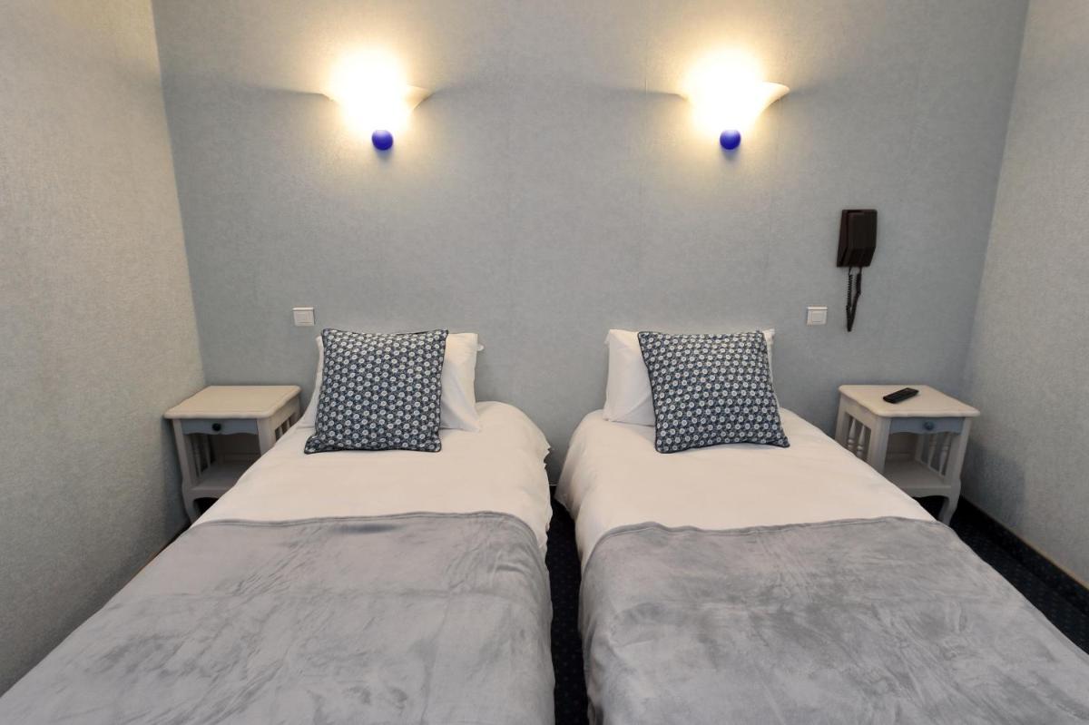 Standard Twin Room photo 2
