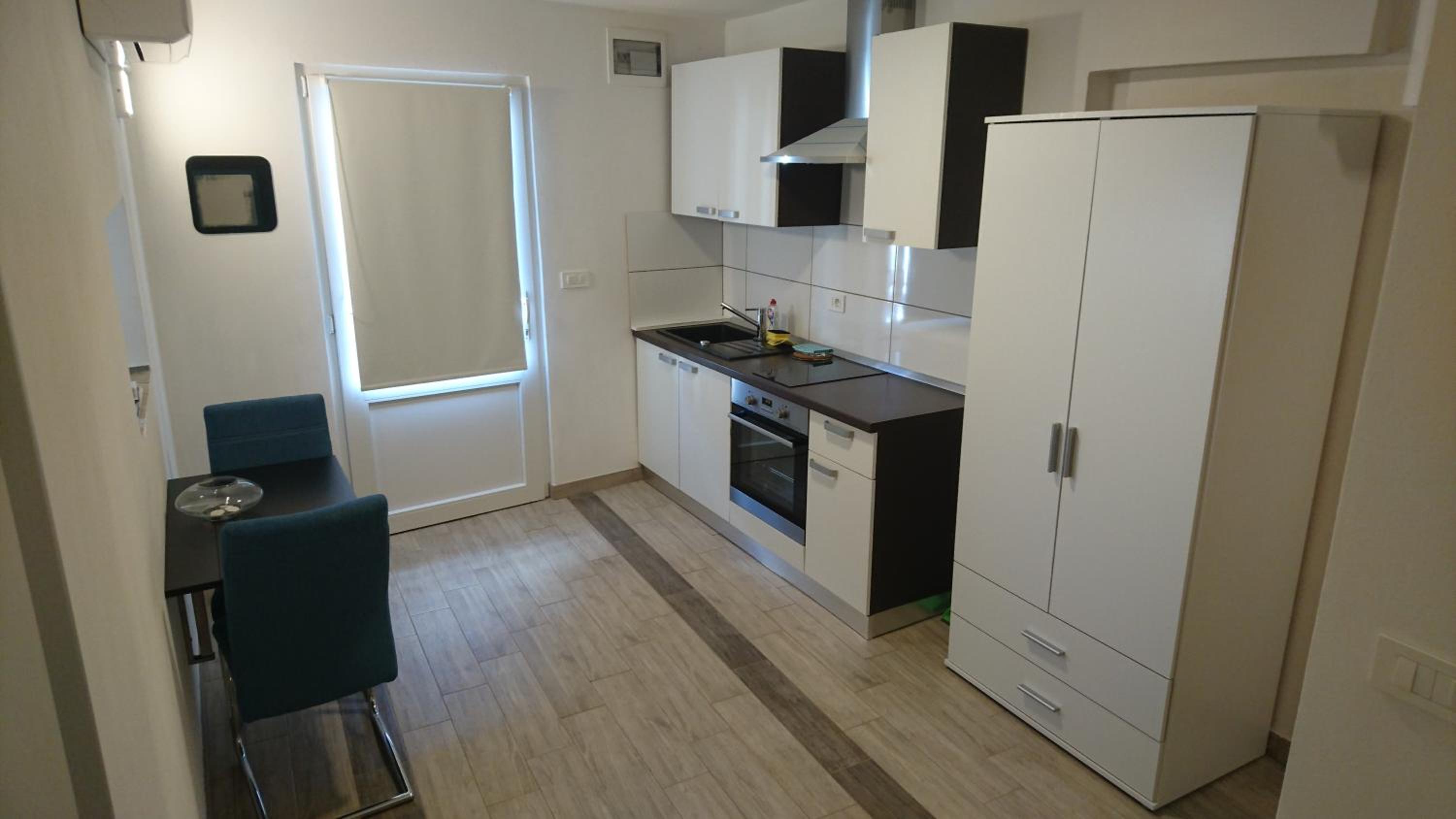Apartment with Shower - Photo 3