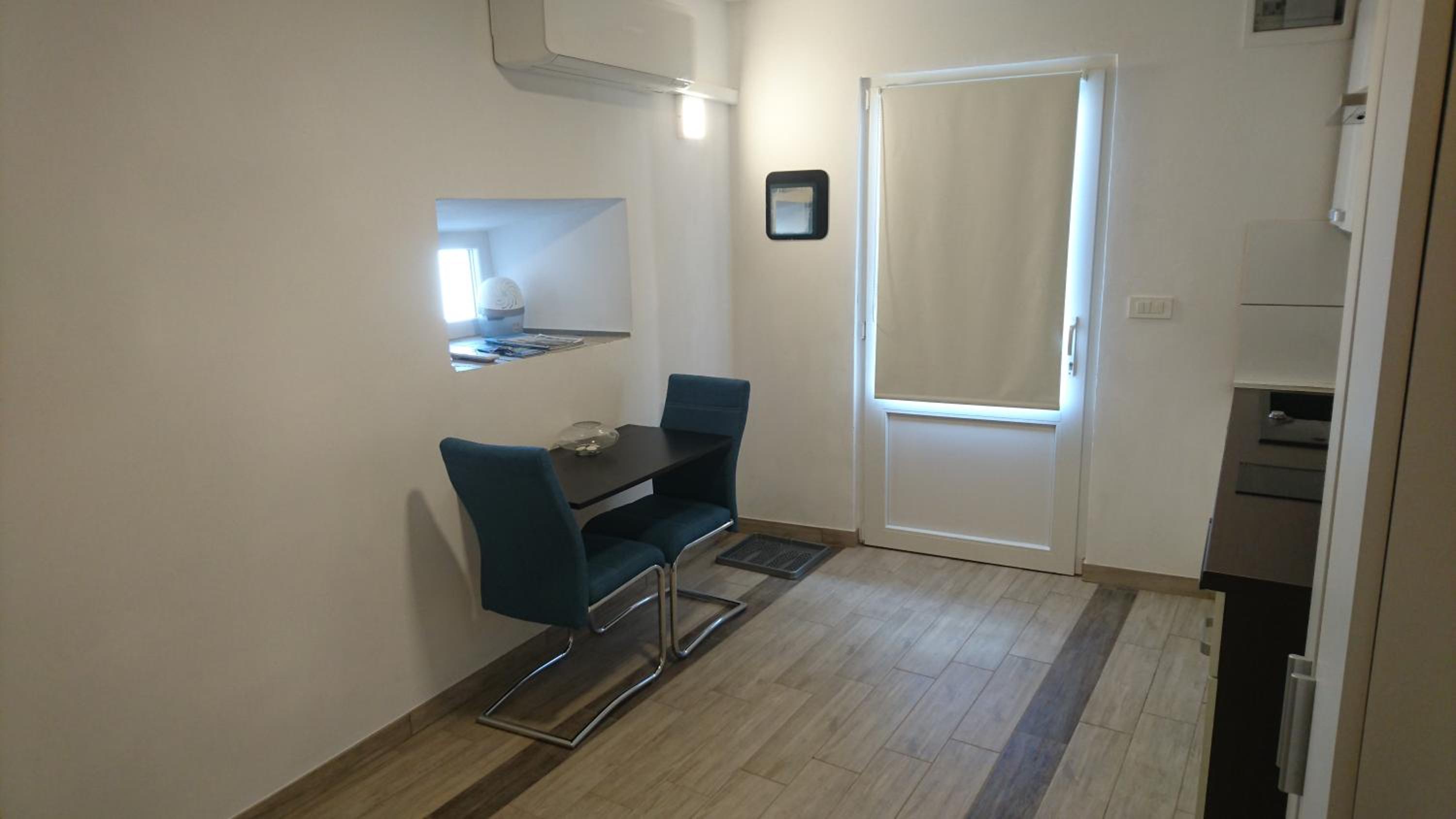 Apartment with Shower - Photo 4
