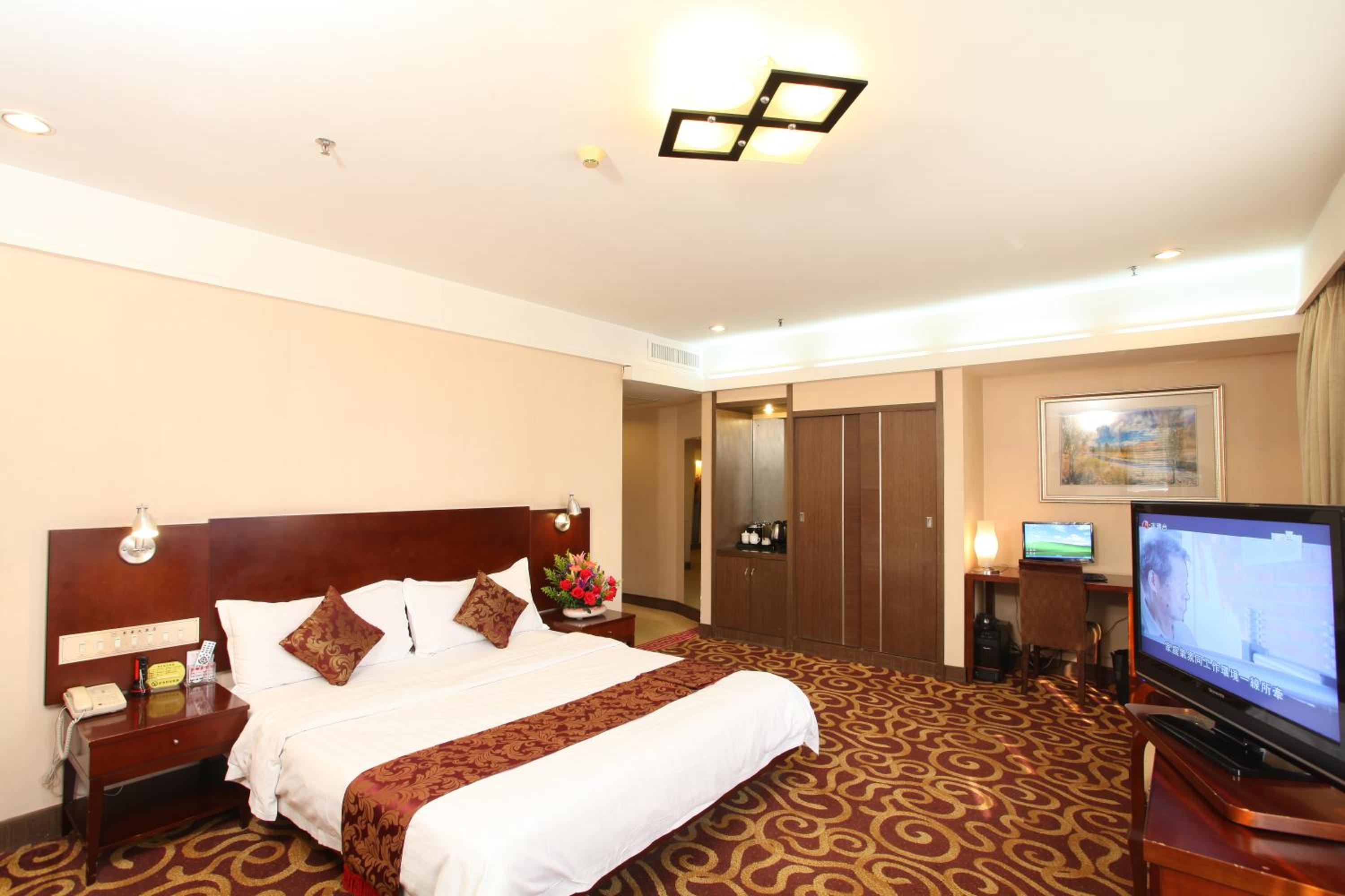 Deluxe Double or Twin Room