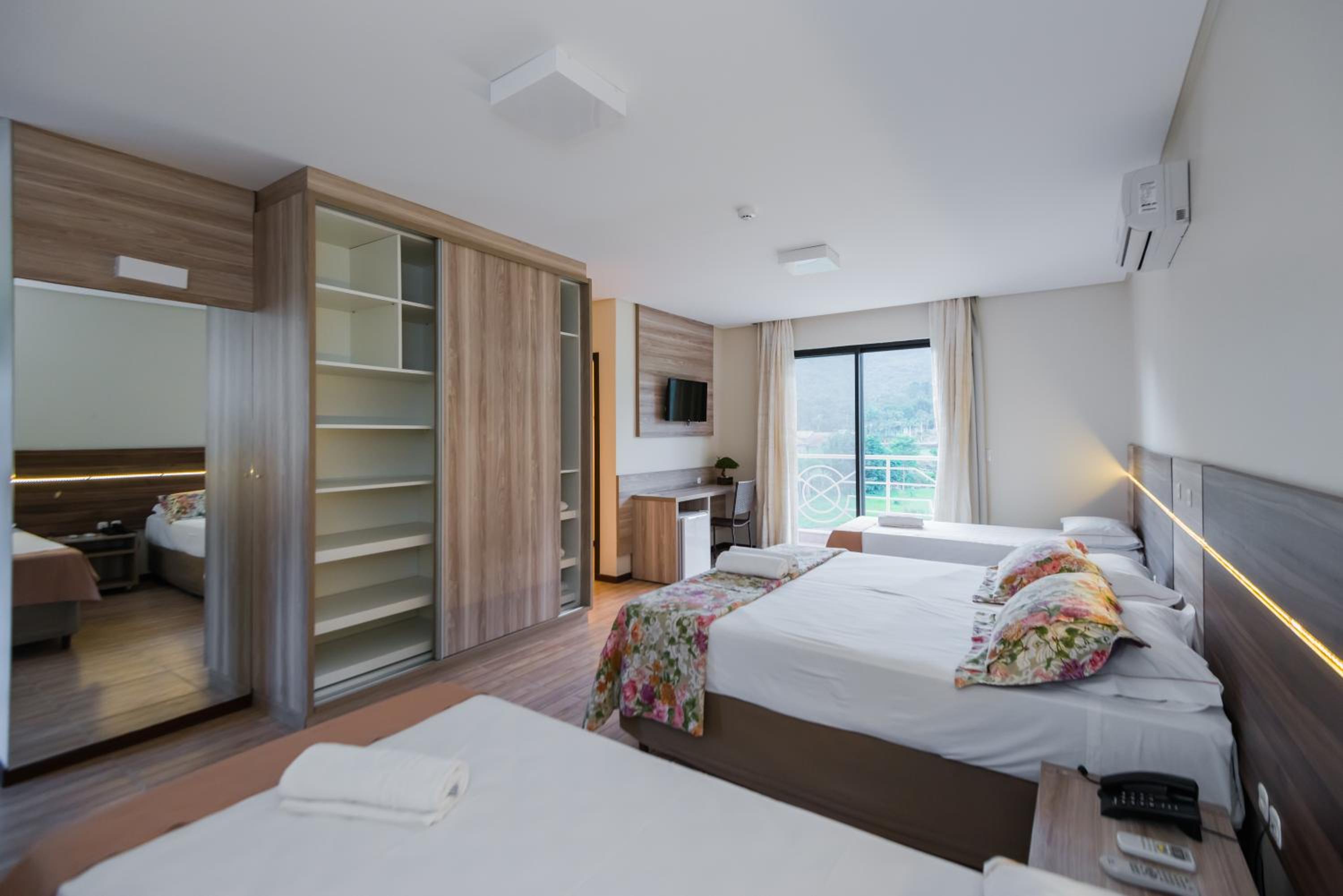 Suite with Balcony photo 3