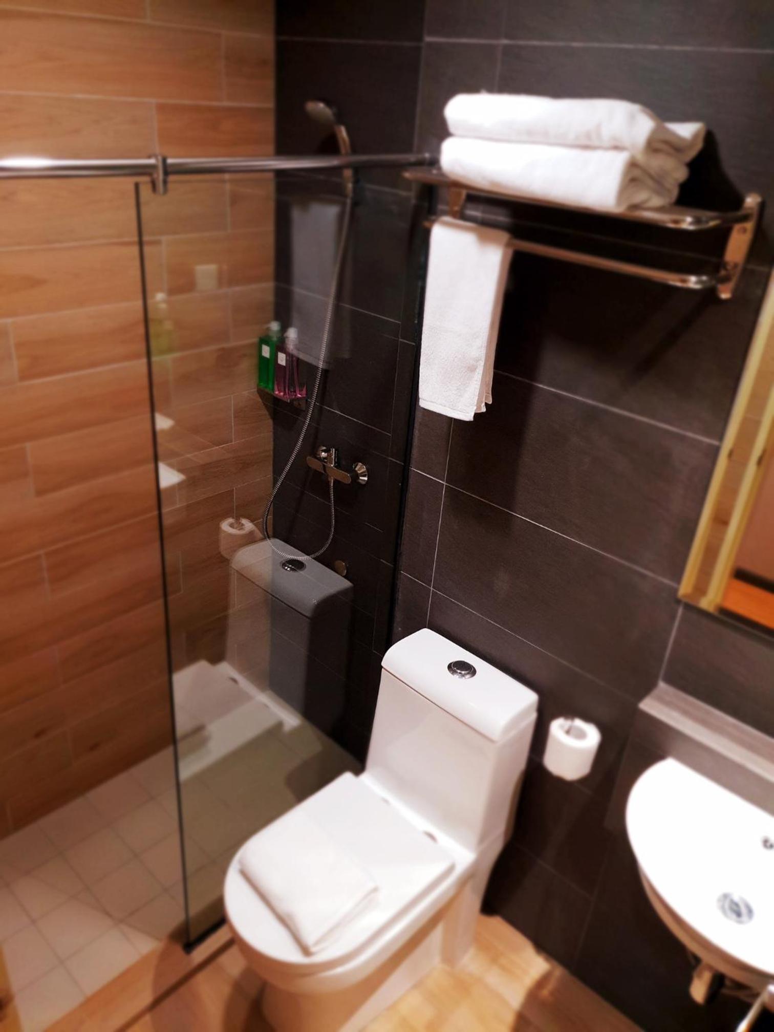 Deluxe King Room photo 2