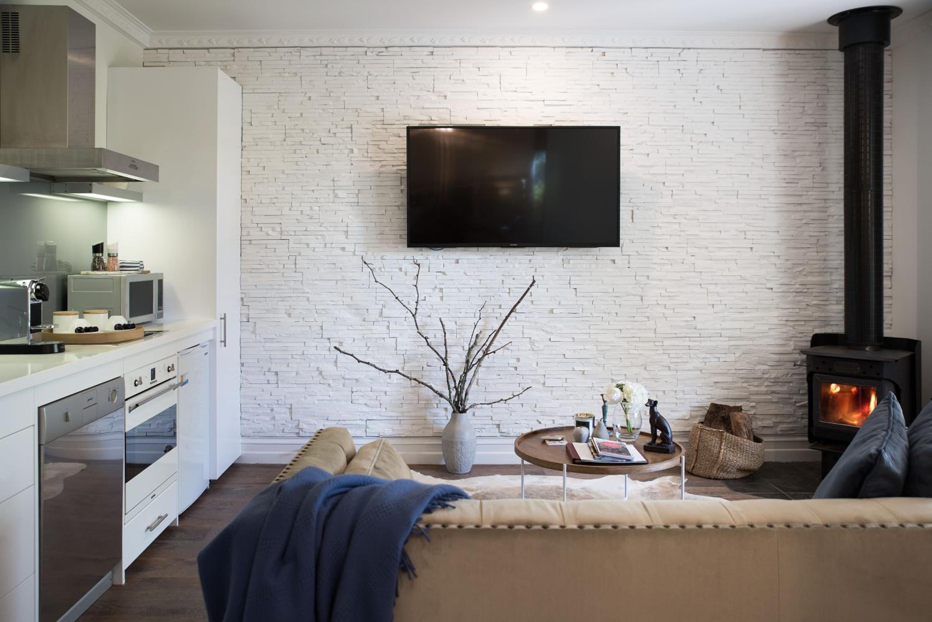 One-Bedroom House photo 1
