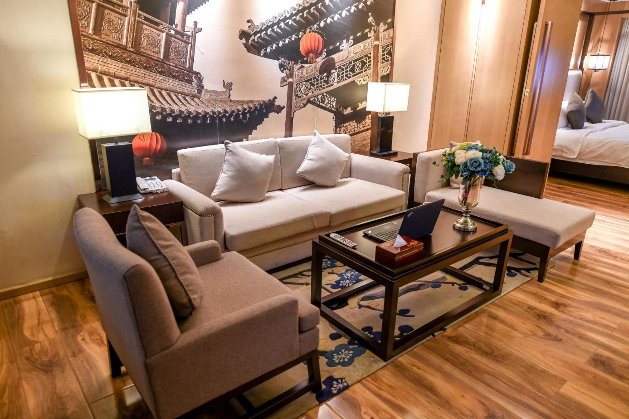 Deluxe Suite - Train Station Free Pick-up