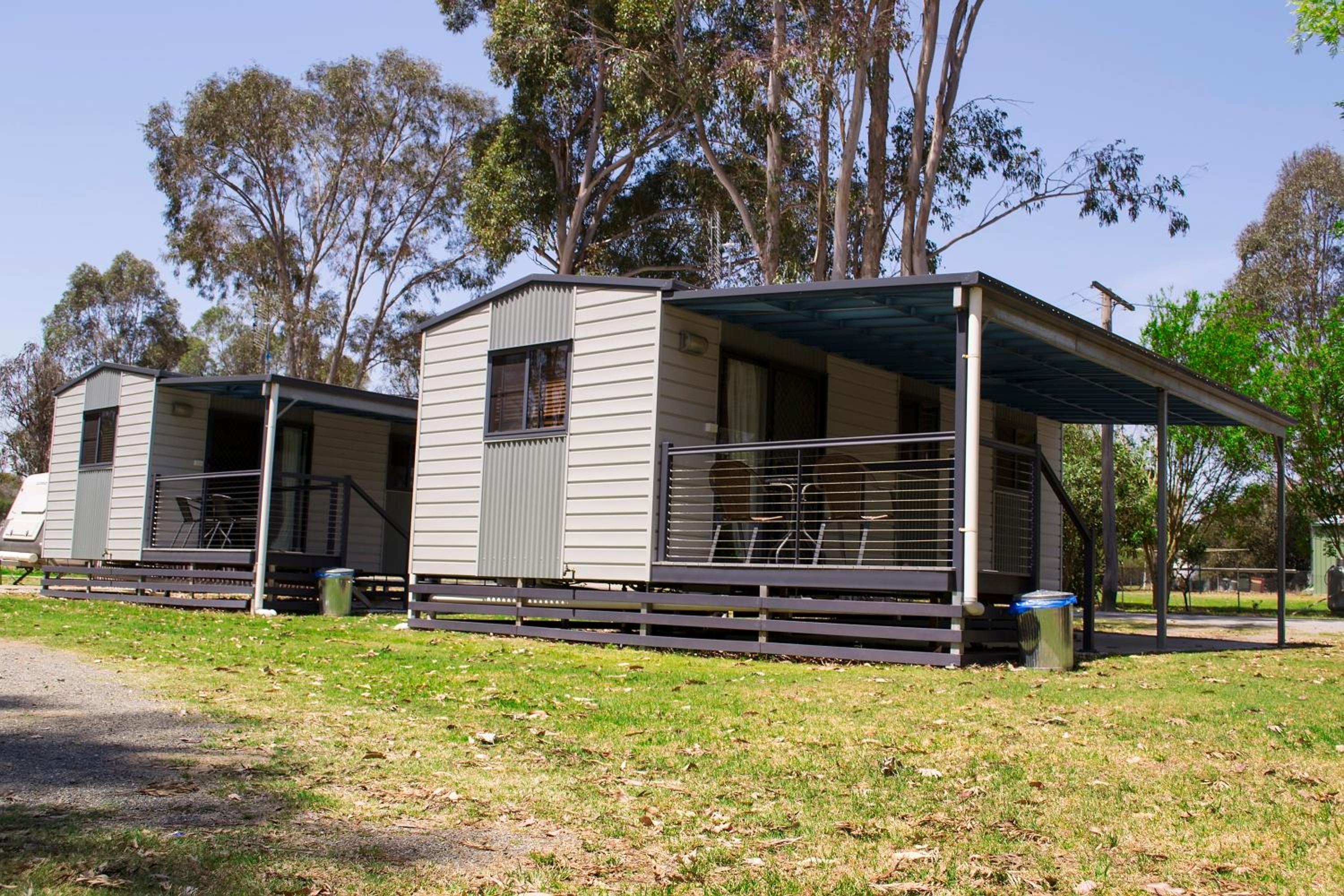 One-Bedroom Ensuite Cabin photo 2