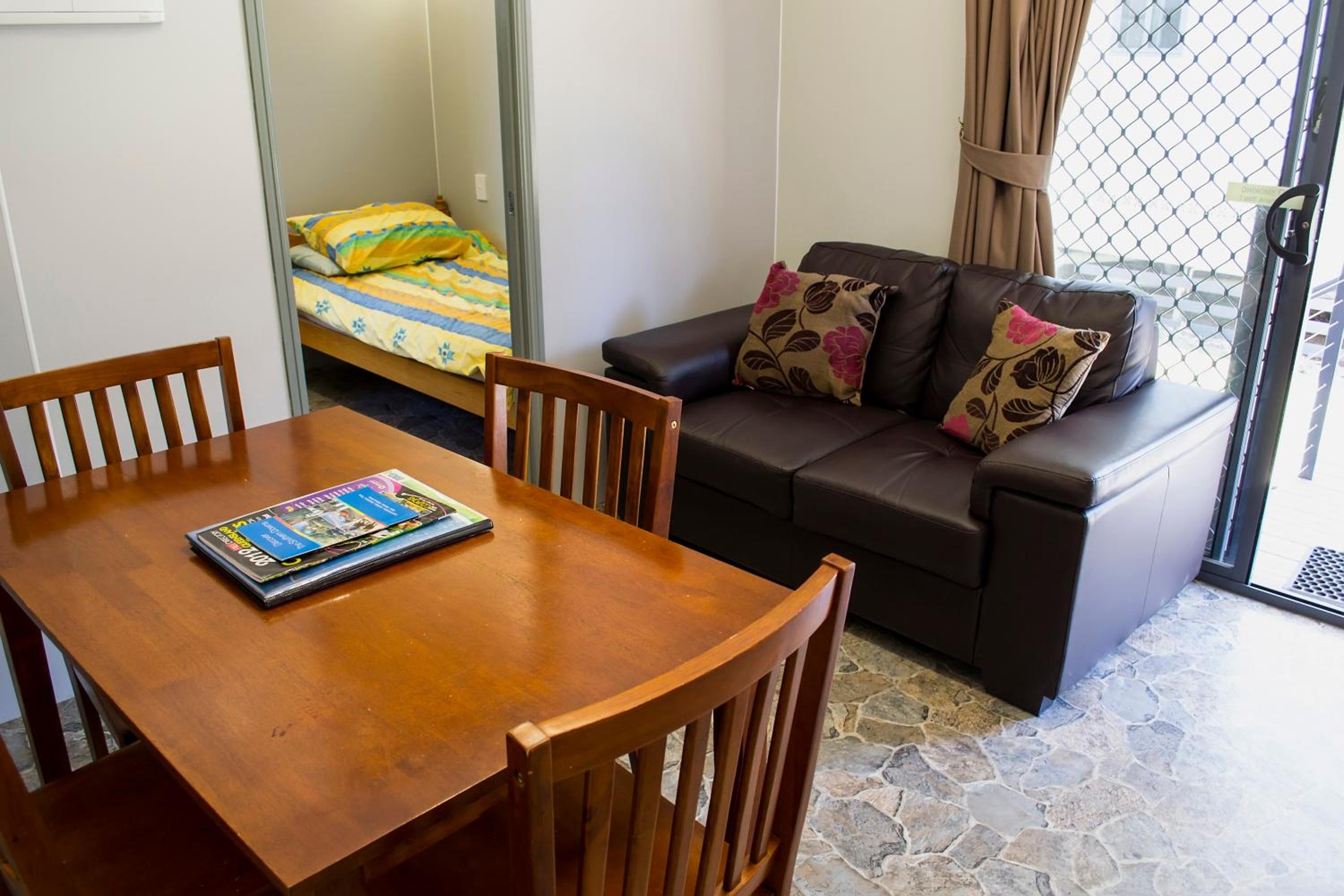 One-Bedroom Ensuite Cabin photo 1