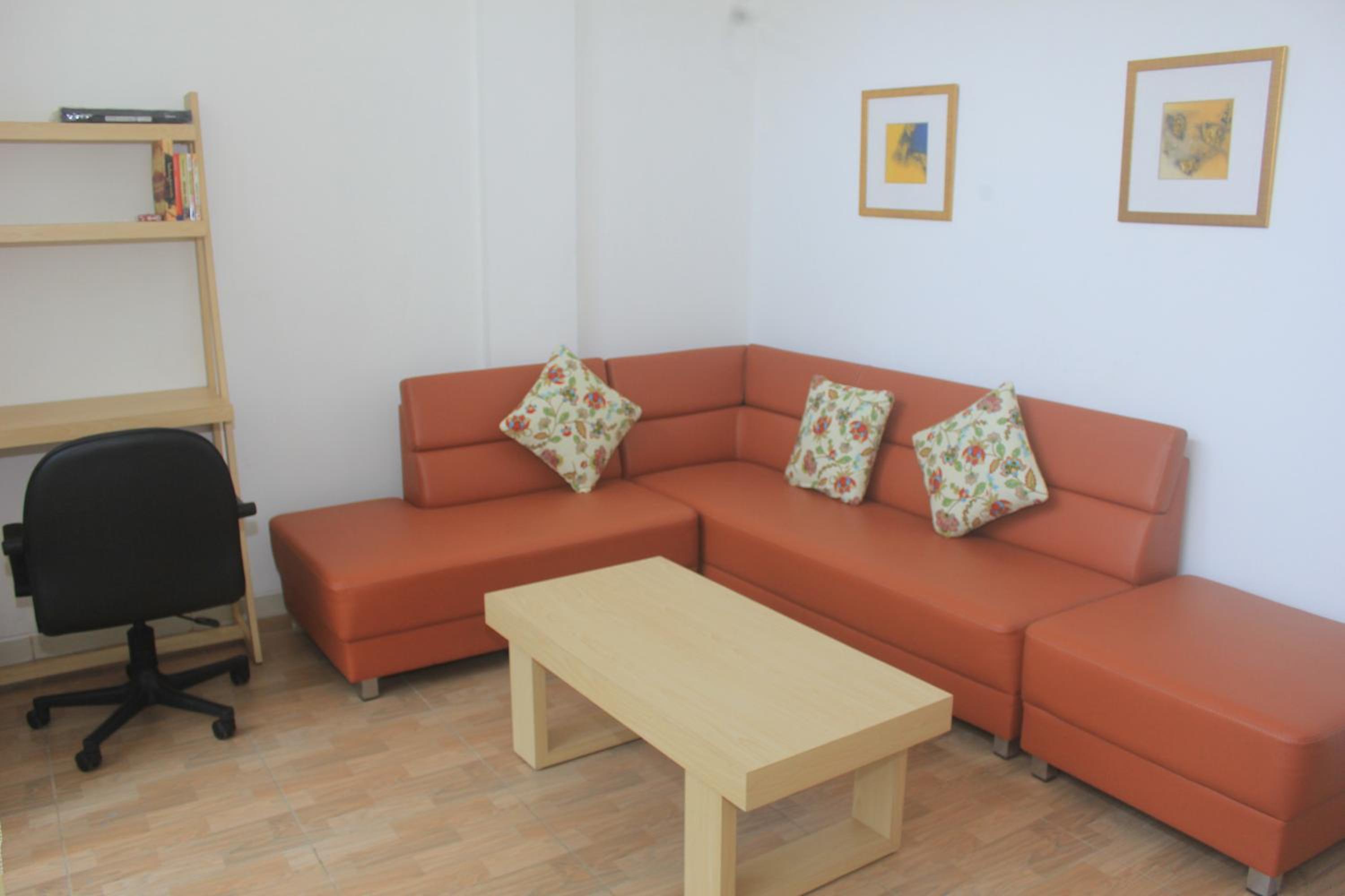 Deluxe Room (2 Adults + 1 Child) - Photo 1