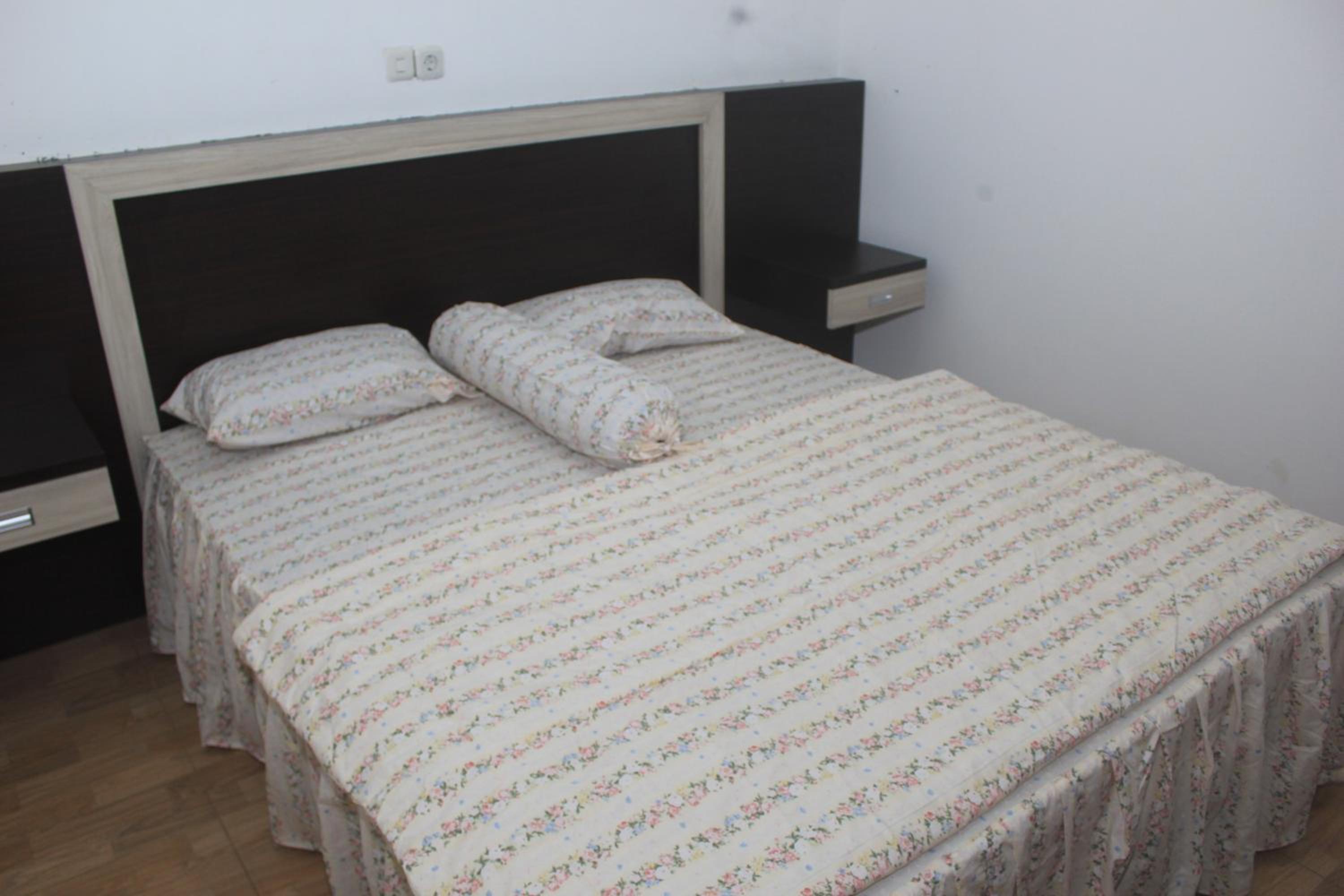 Deluxe Room (2 Adults + 1 Child) - Photo 4