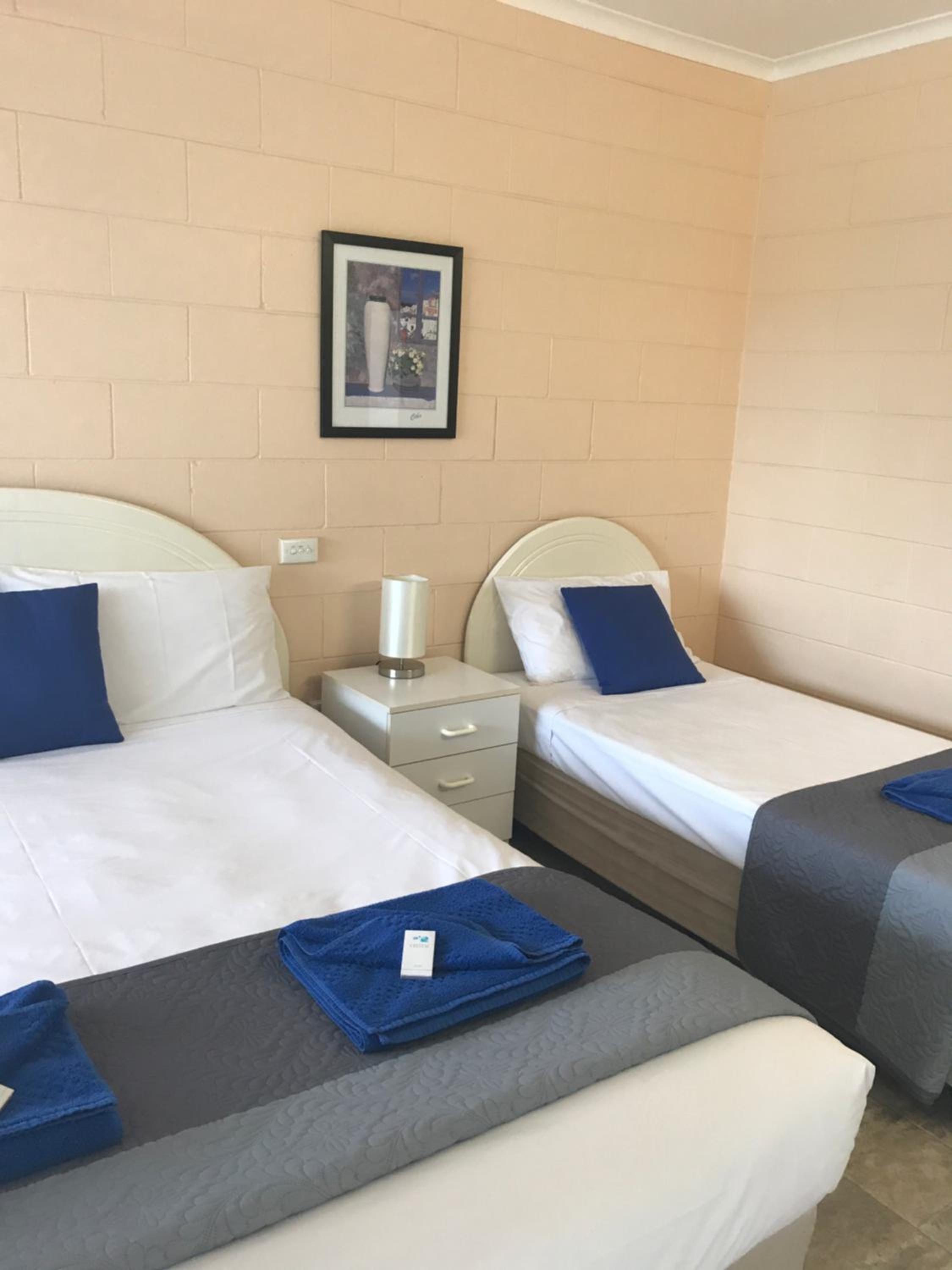 Standard Twin Room photo 2