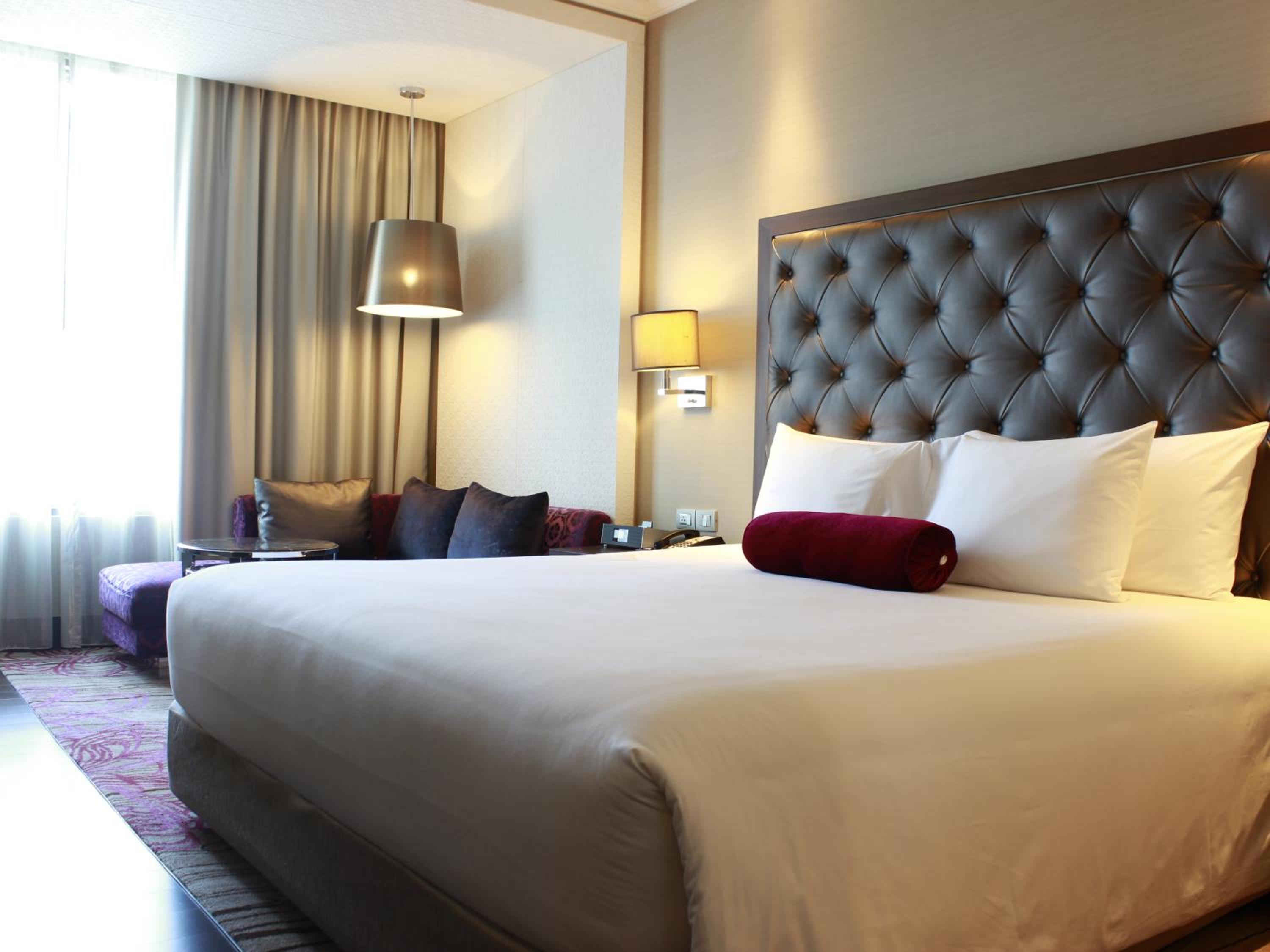Deluxe Room with City View thumbnail 6