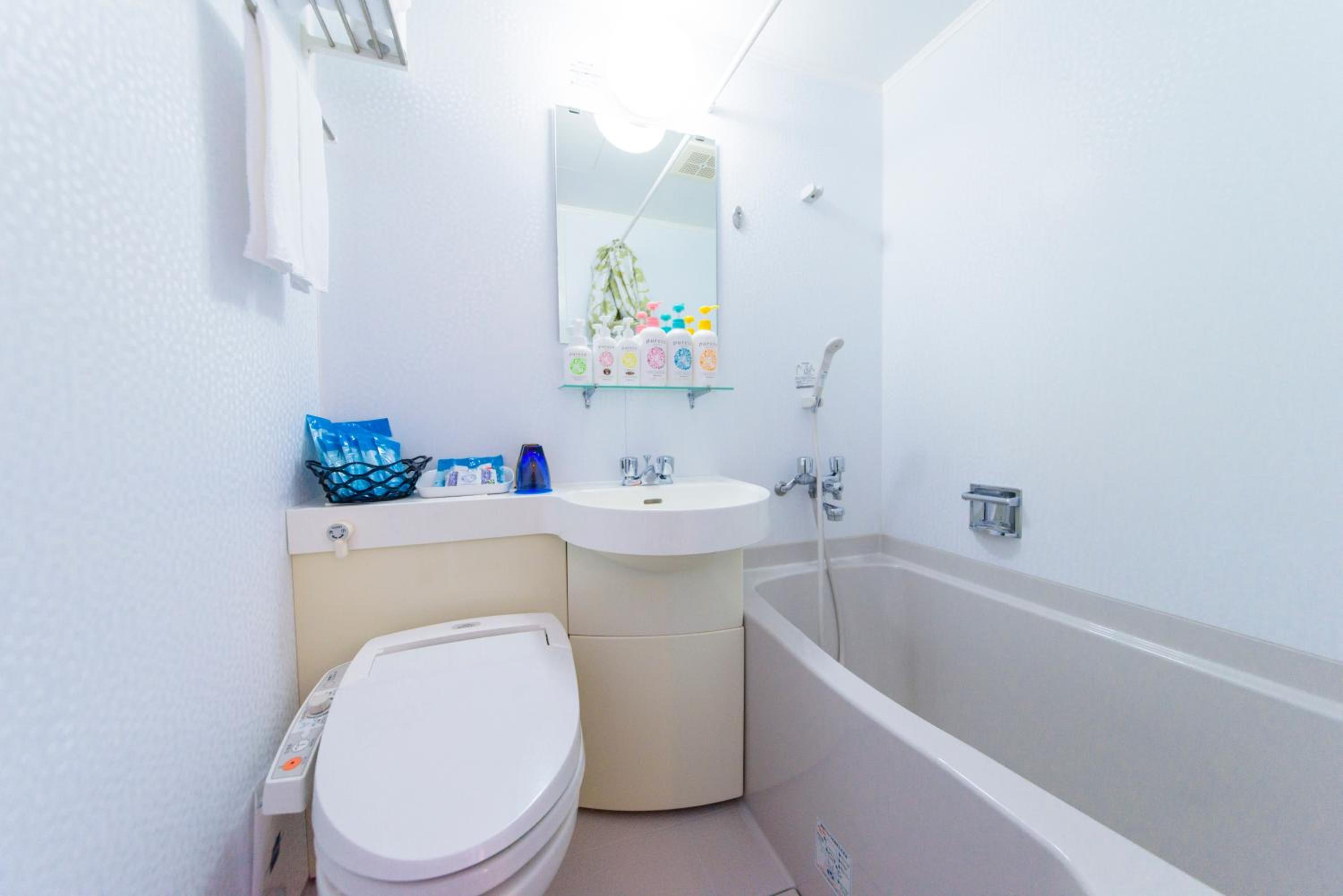 Twin Room - Non-Smoking photo 3