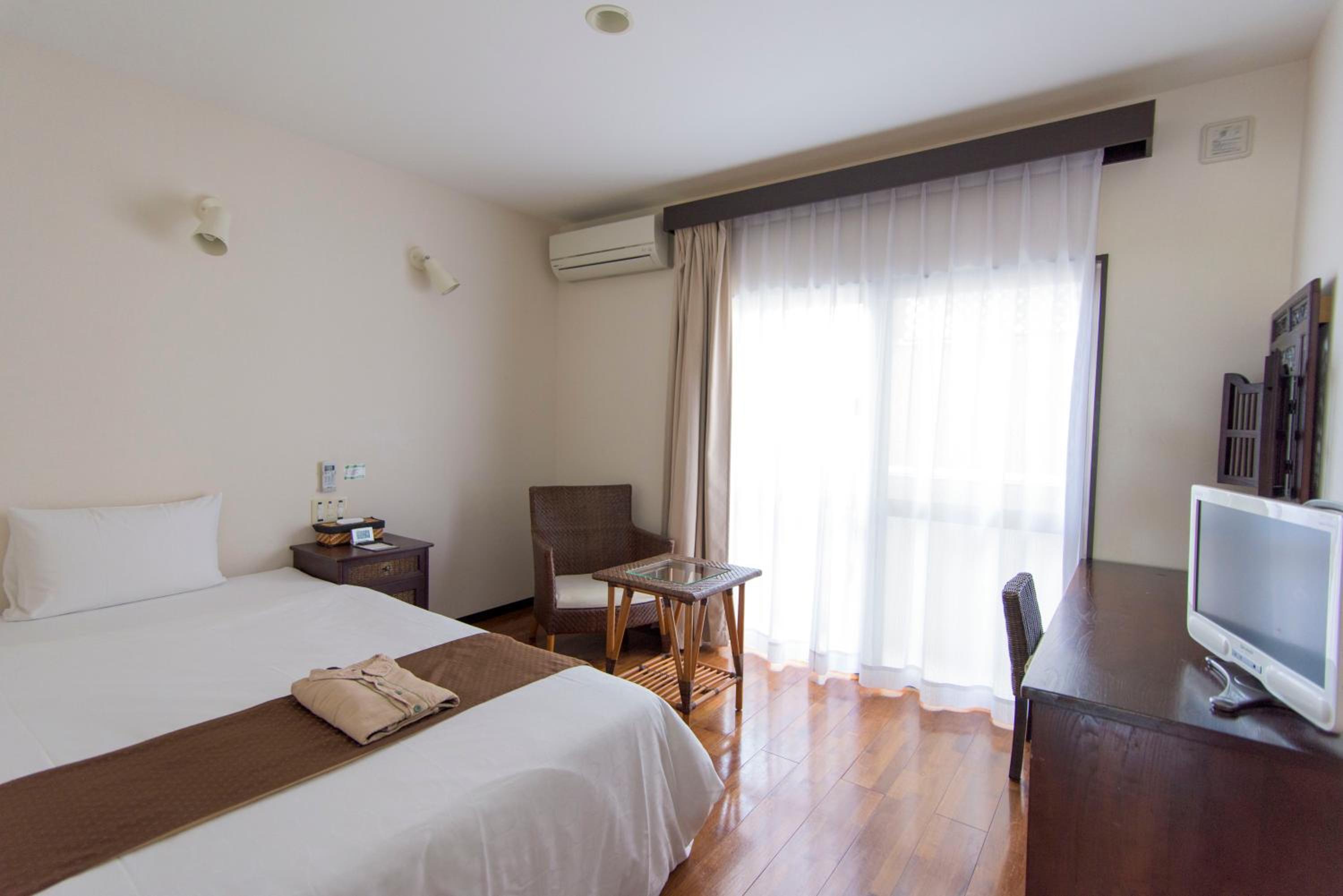 Double Room with Small Double Bed - Non-Smoking photo 1