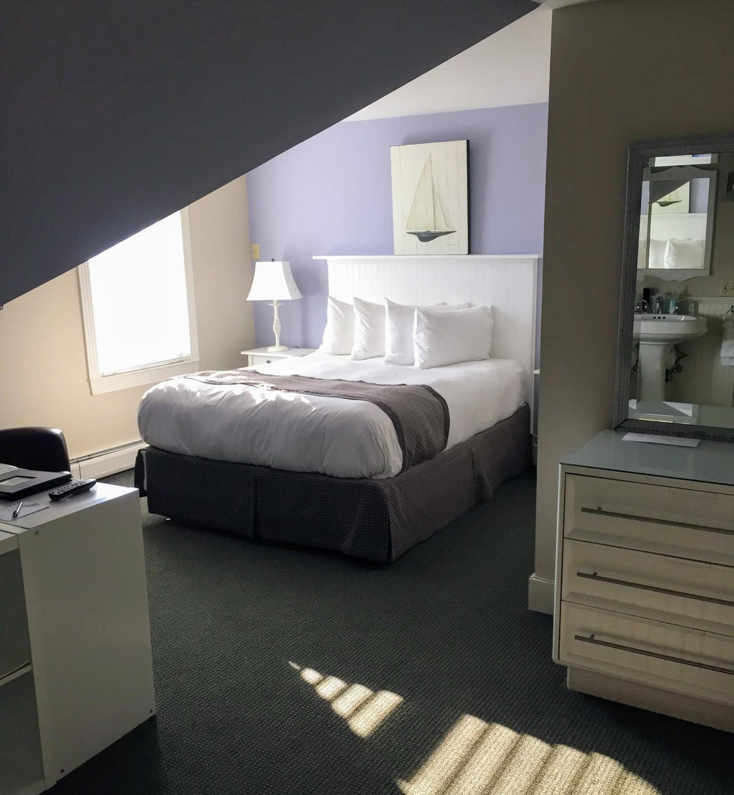 Standard Queen Room photo 1