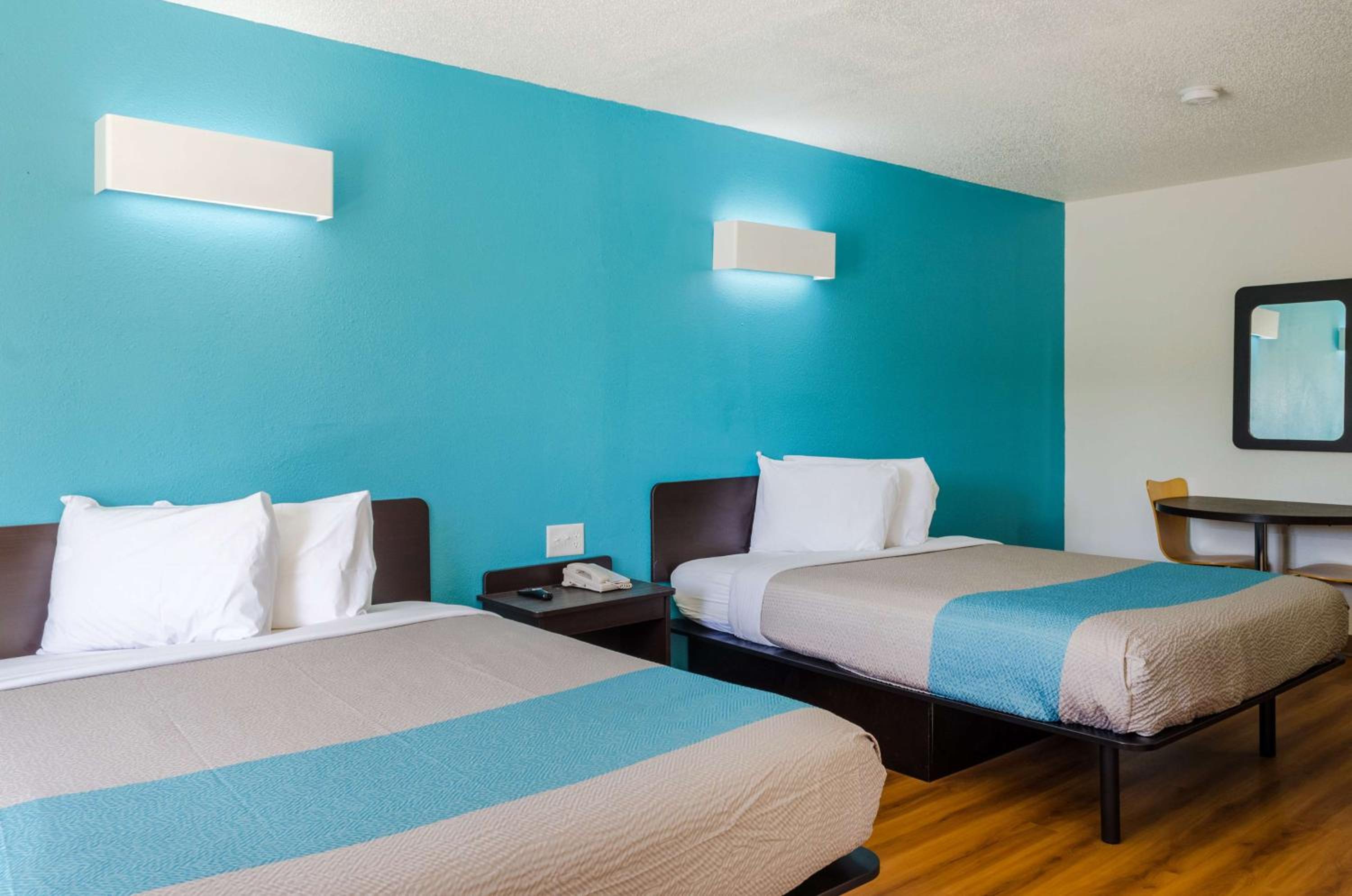 Deluxe Queen Room with Two Queen Beds - Non-Smoking - Photo 1